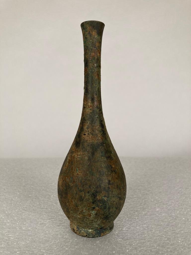 19th Century Japanese Bronze Vase In Good Condition In Stamford, CT
