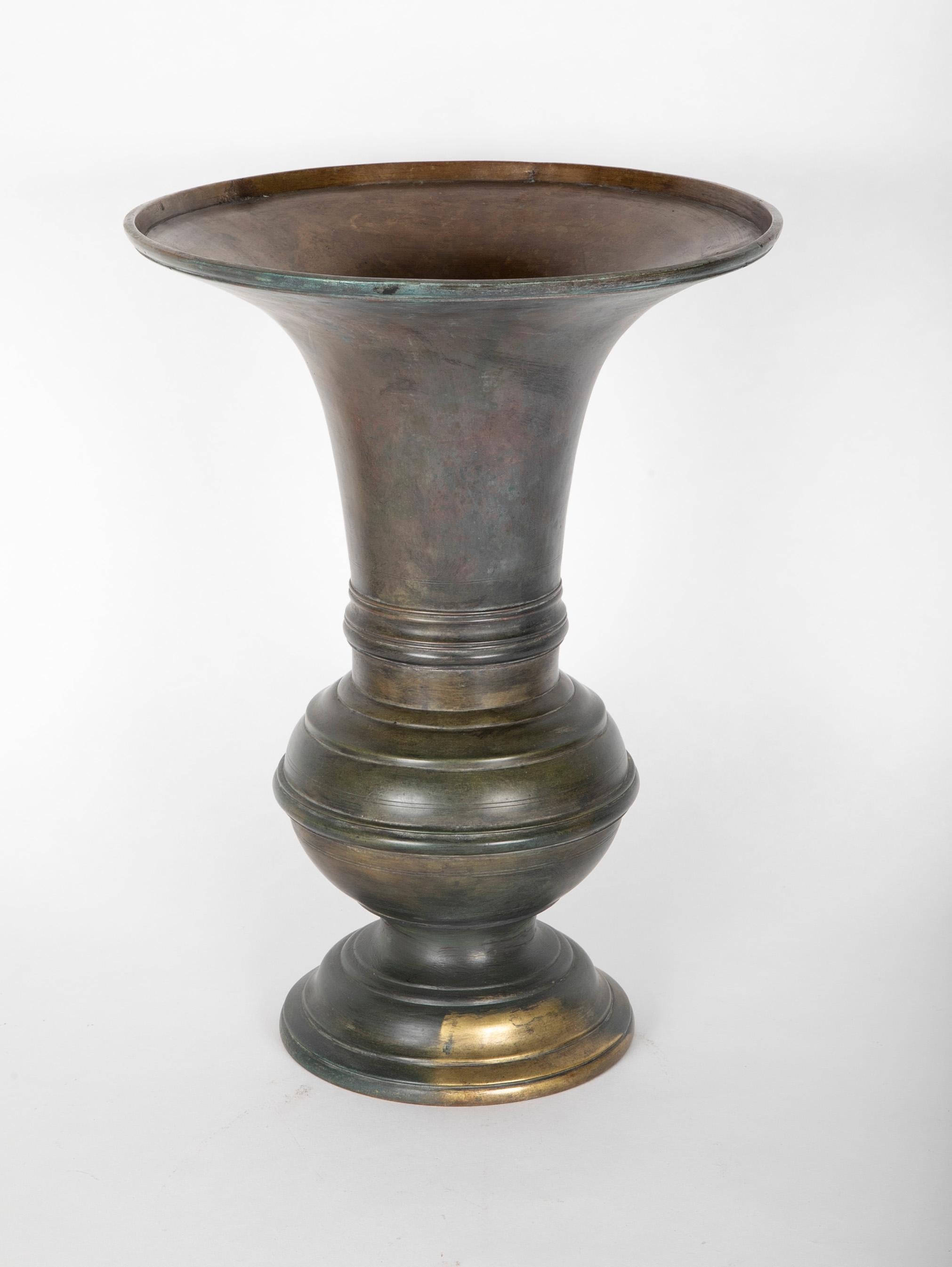 19th Century Japanese Bronze Vase, Large Scale In Good Condition In Stamford, CT