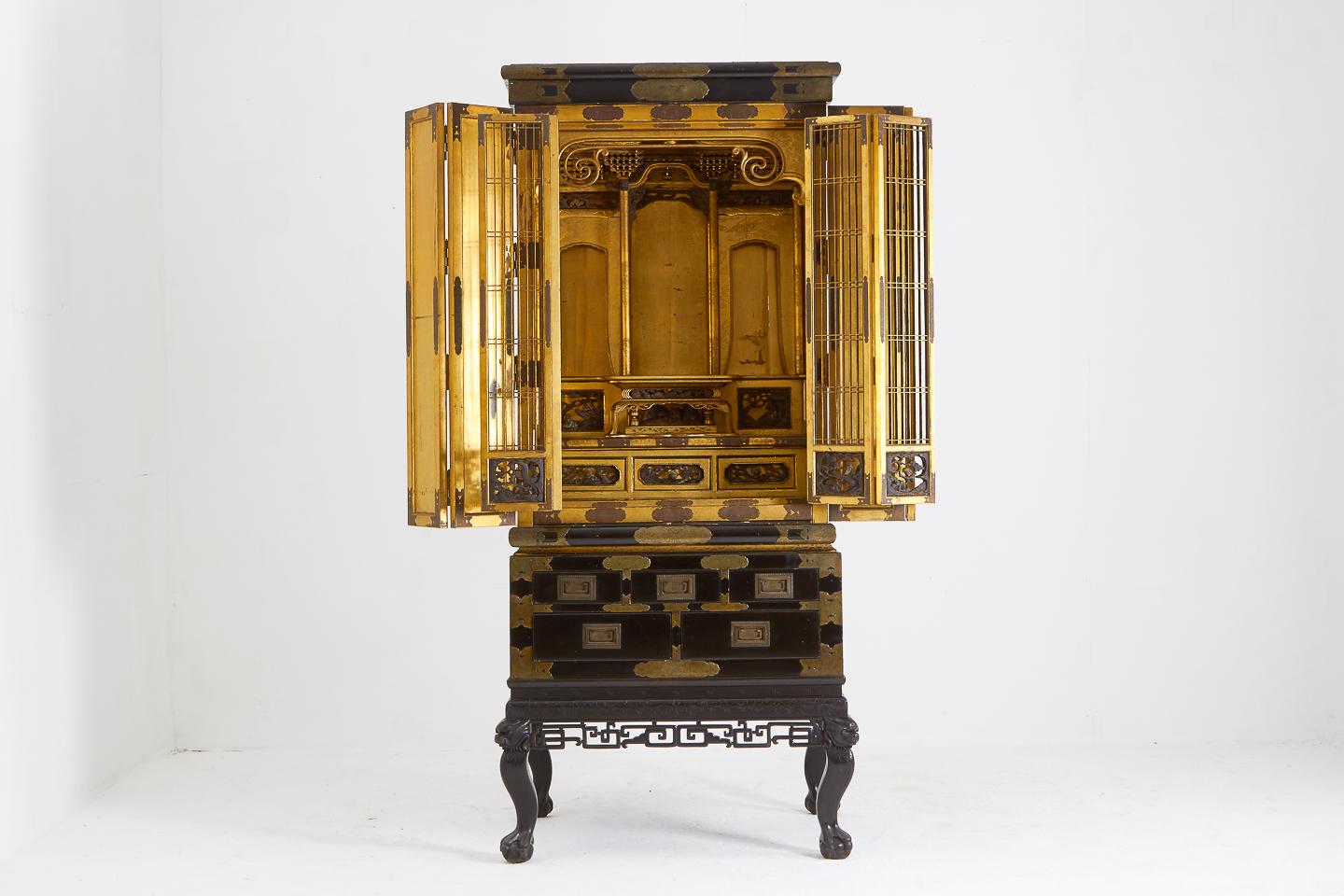 19th Century Japanese Butsudan Cabinet In Good Condition In Husbands Bosworth, Leicestershire