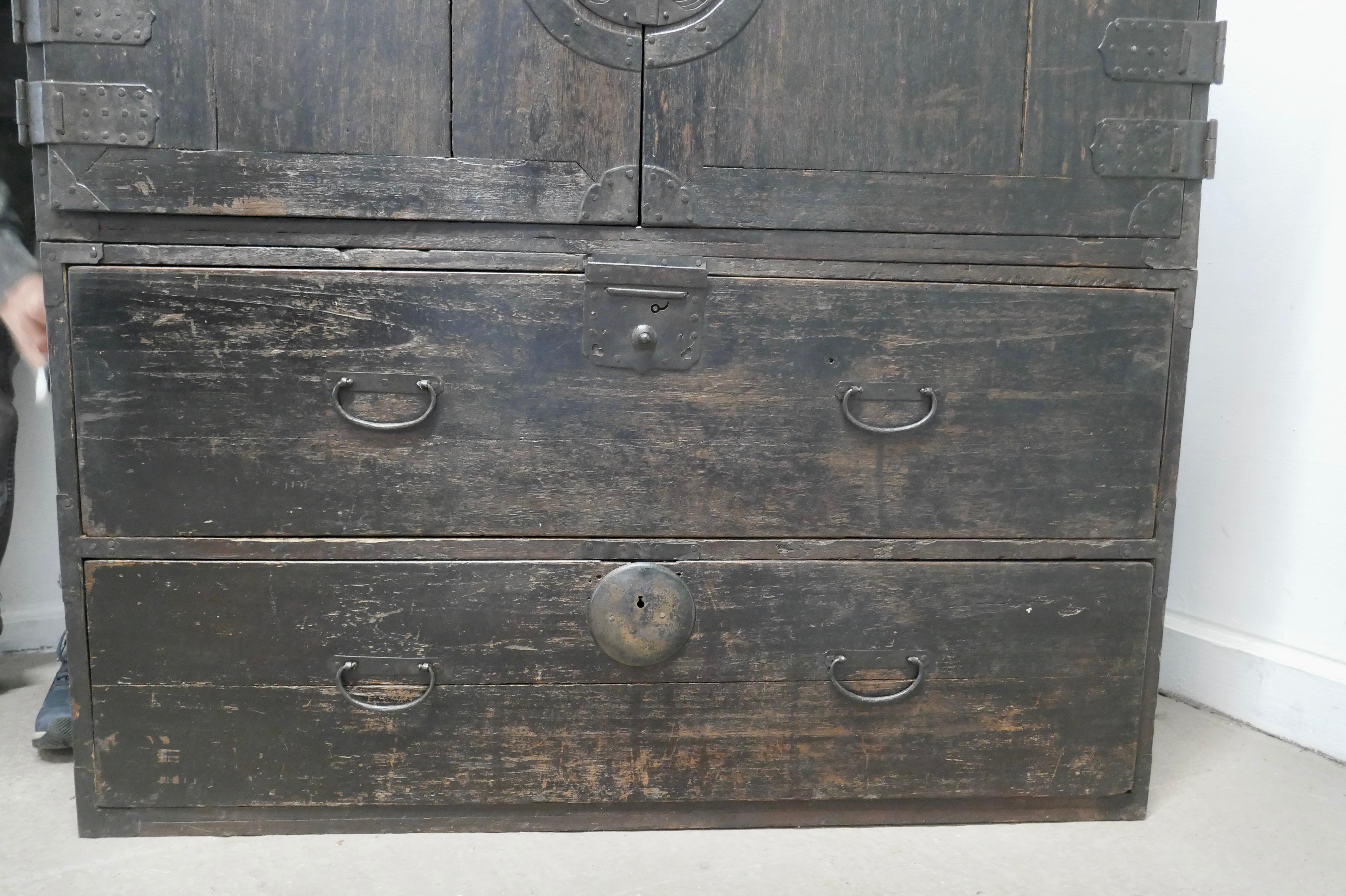 19th Century Japanese Campaign Chest In Good Condition In Chillerton, Isle of Wight