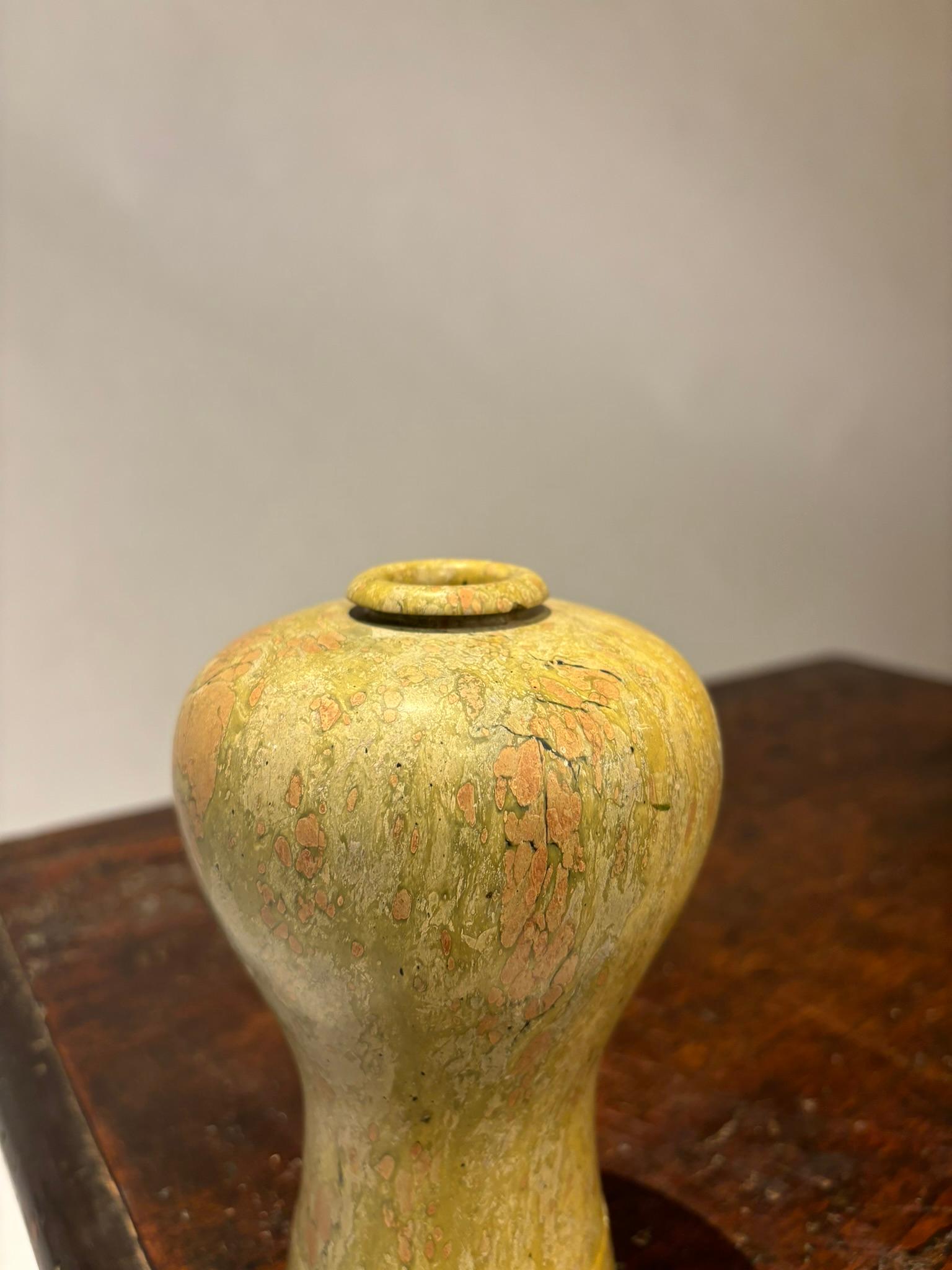 Vase à bourgeons en pierre sculptée japonaise du 19e siècle en vente 6