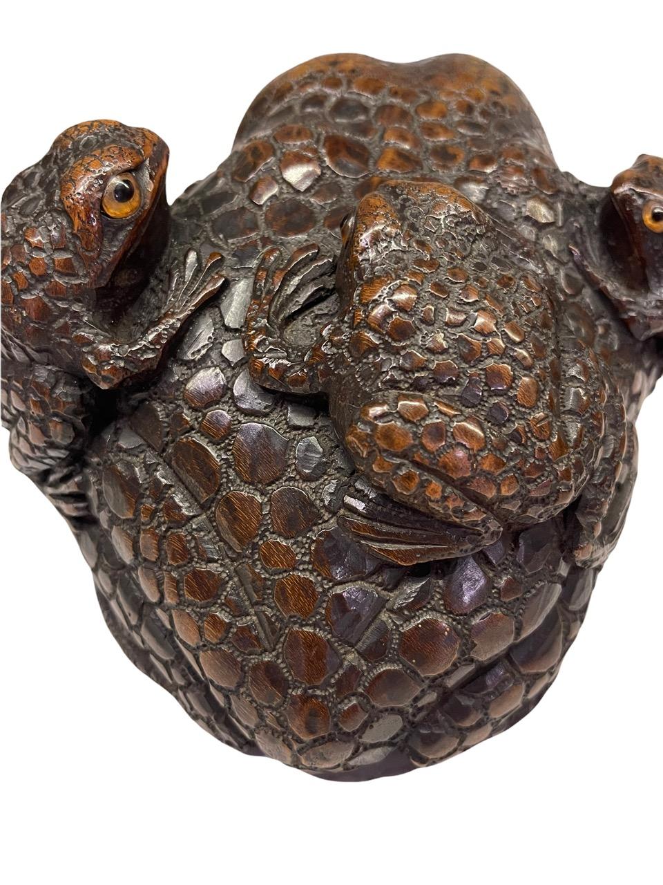 19th Century Japanese Carved Wood Sculpture of Toads Edo Period Signed In Fair Condition In North Miami, FL