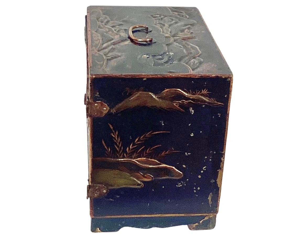 20th Century 19th Century Japanese Chinoiserie Lacquer Chest For Sale