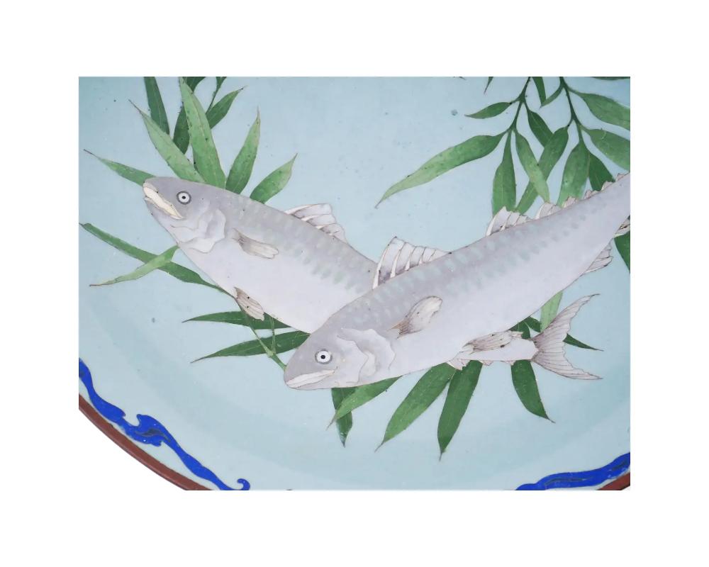 19th Century Japanese cloisonné Bowl with Fish Attributed to Hattori Tadasaburo In Good Condition For Sale In New York, NY