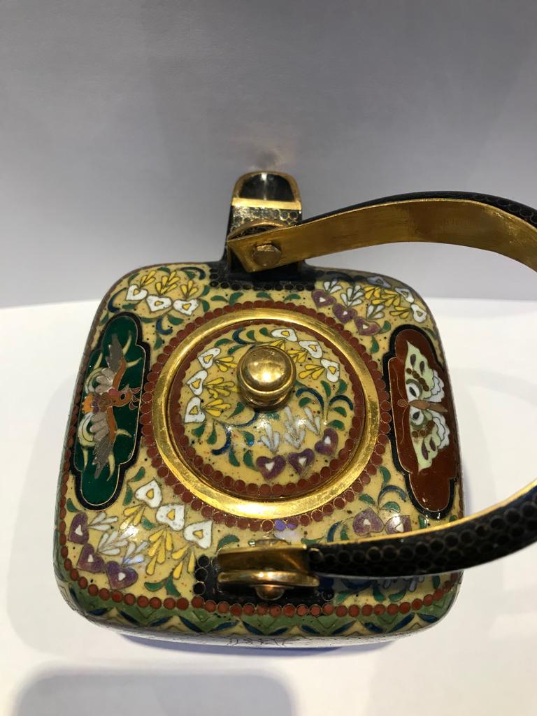 19th Century, Japanese Cloisonné Enamel Teapot - Meiji Period In Good Condition For Sale In London, GB