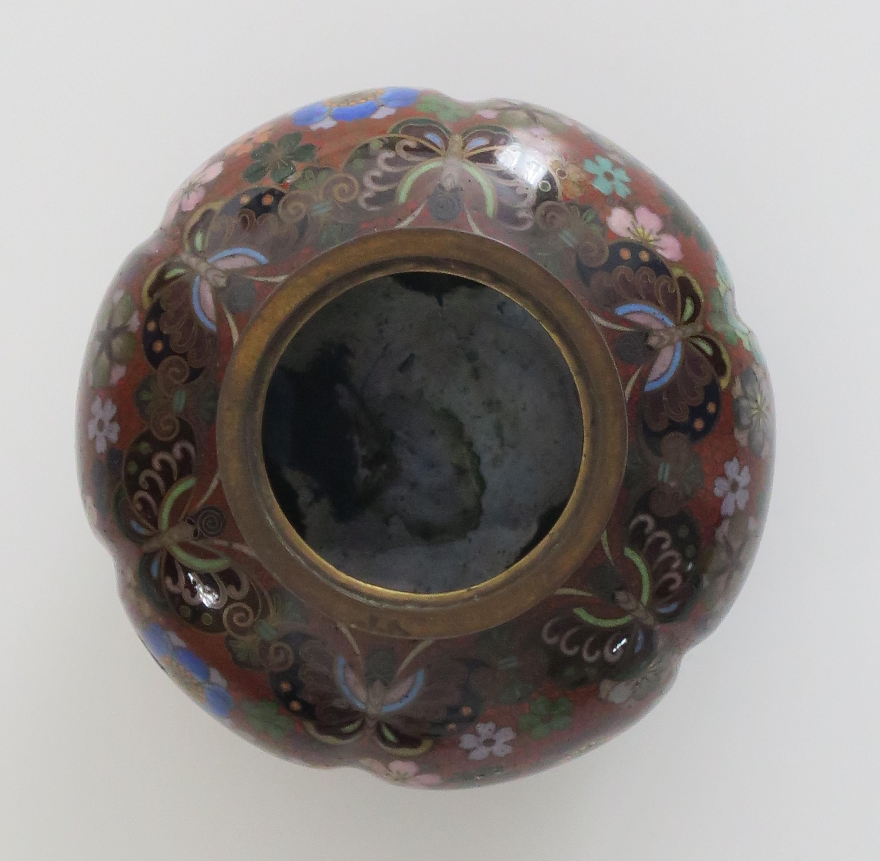 19th Century Japanese Cloisonné Lidded Jar Fine Decoration, Early Meiji Period  For Sale 4