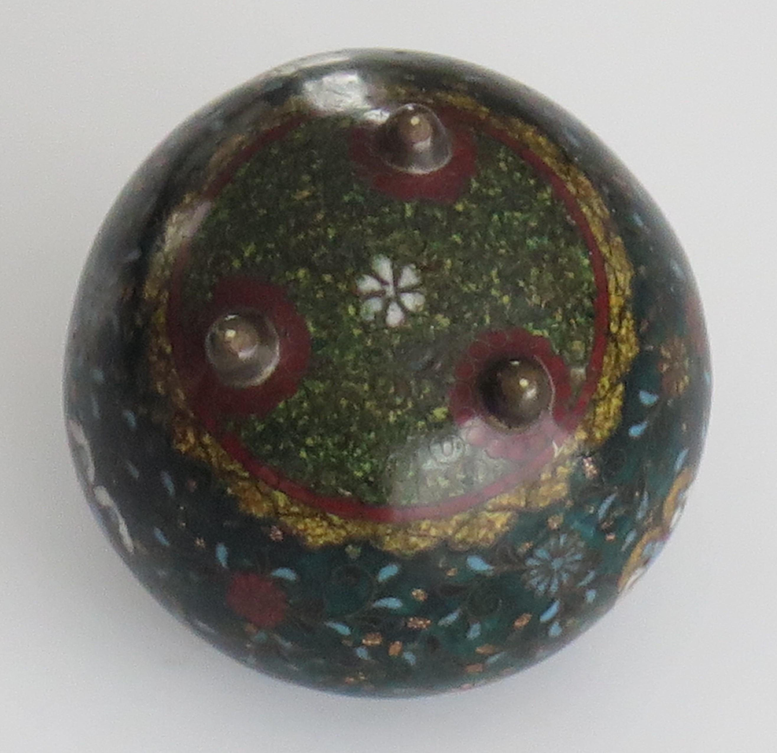 19th Century Japanese Cloisonné Small Lidded Jar, Early Meiji Period  For Sale 11