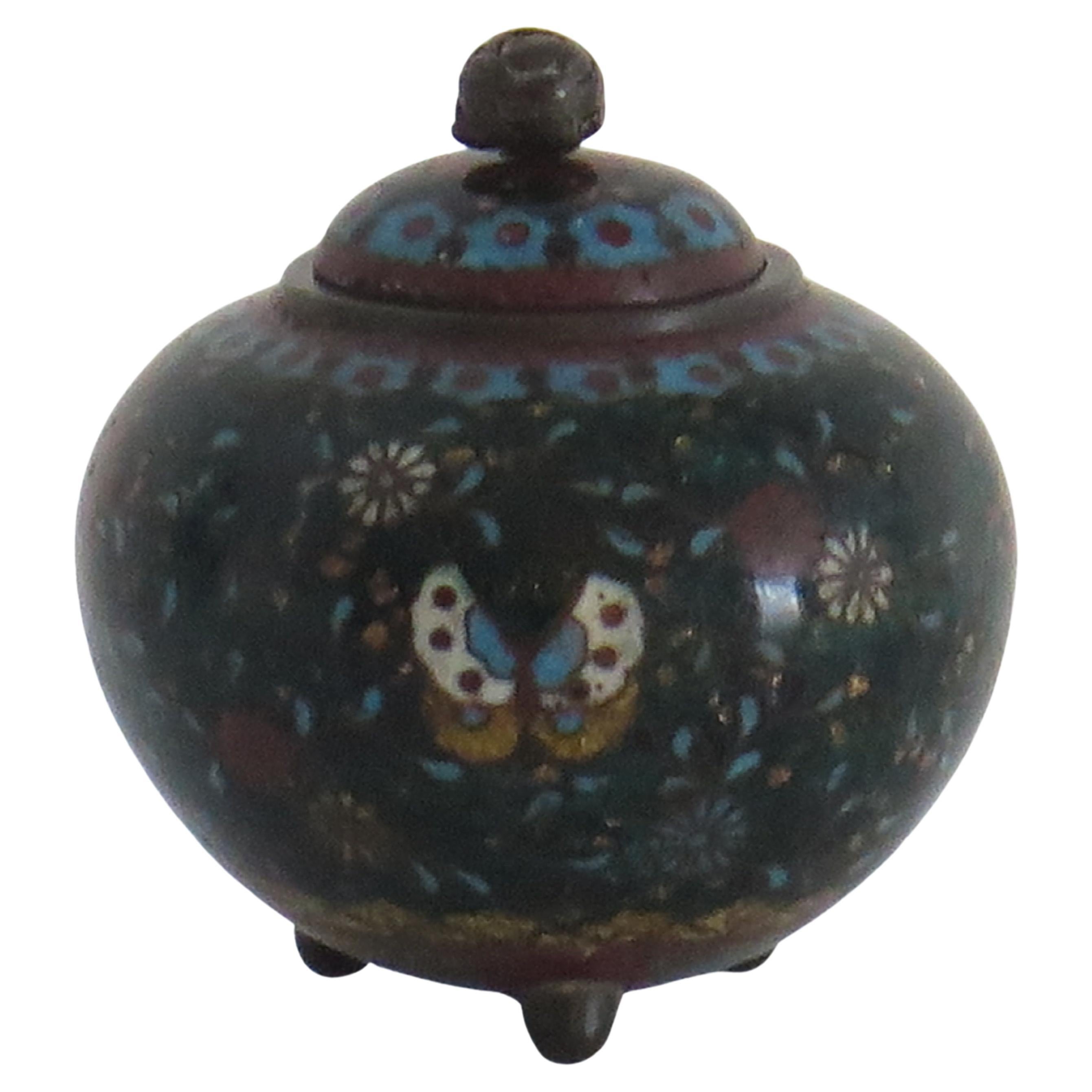 19th Century Japanese Cloisonné Small Lidded Jar, Early Meiji Period