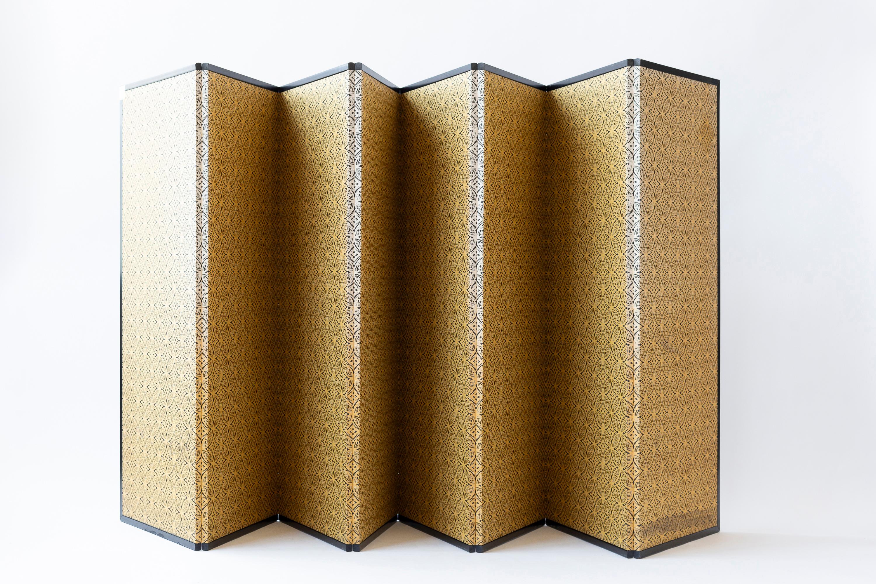 Paravent japonais du XIXe siècle à huit panneaux avec bambous, pins et nuages d'or Bon état - En vente à New York, NY