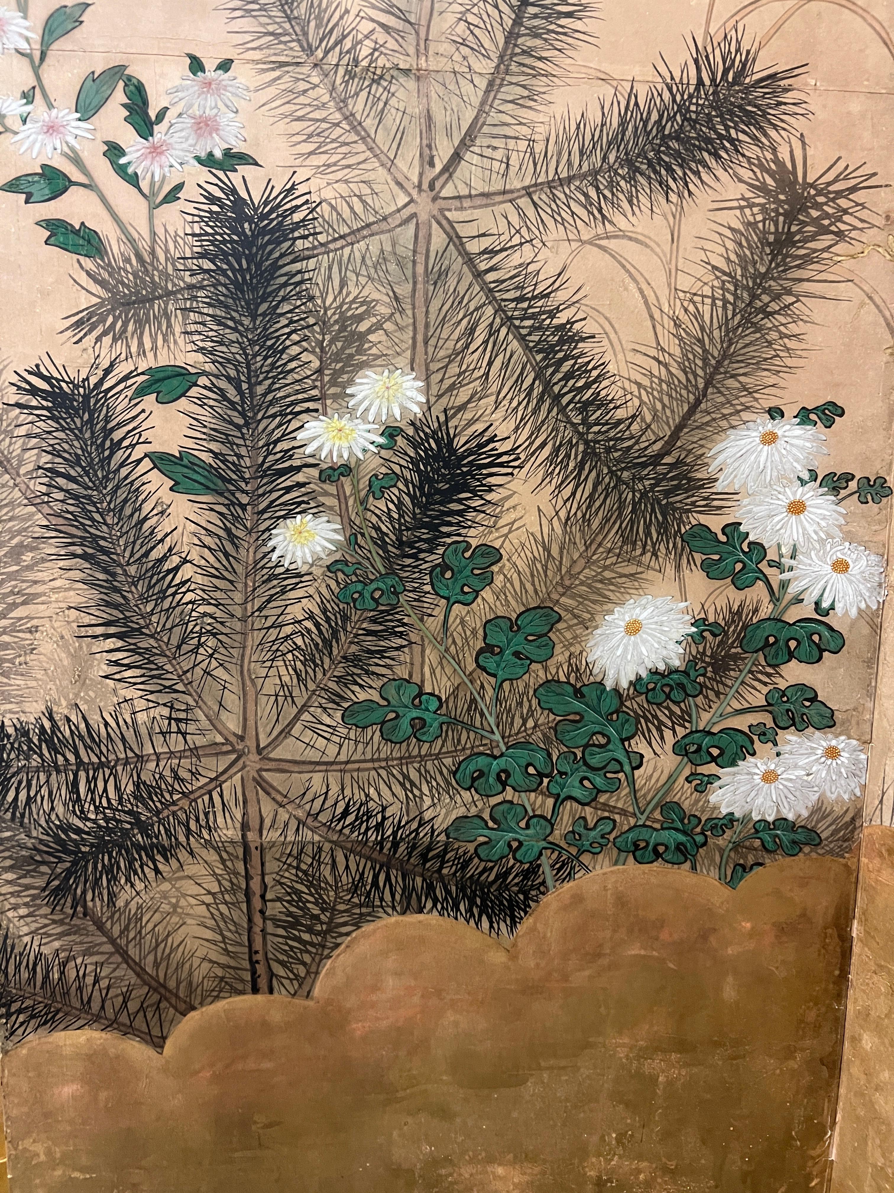 Paravent japonais du XIXe siècle à huit panneaux avec bambous, pins et nuages d'or en vente 1