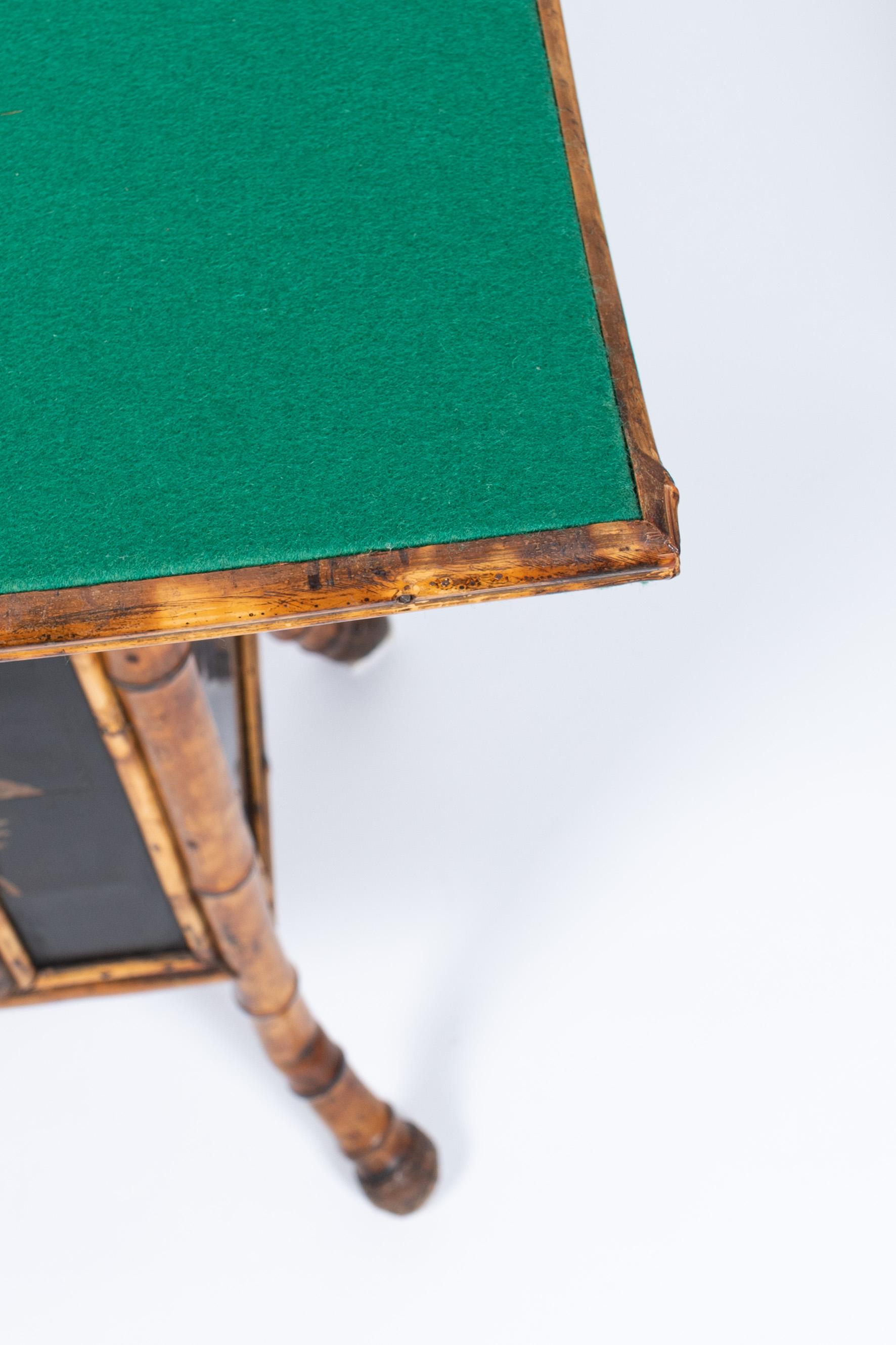 19th century Japanese gaming table with removable and foldable top For Sale 6