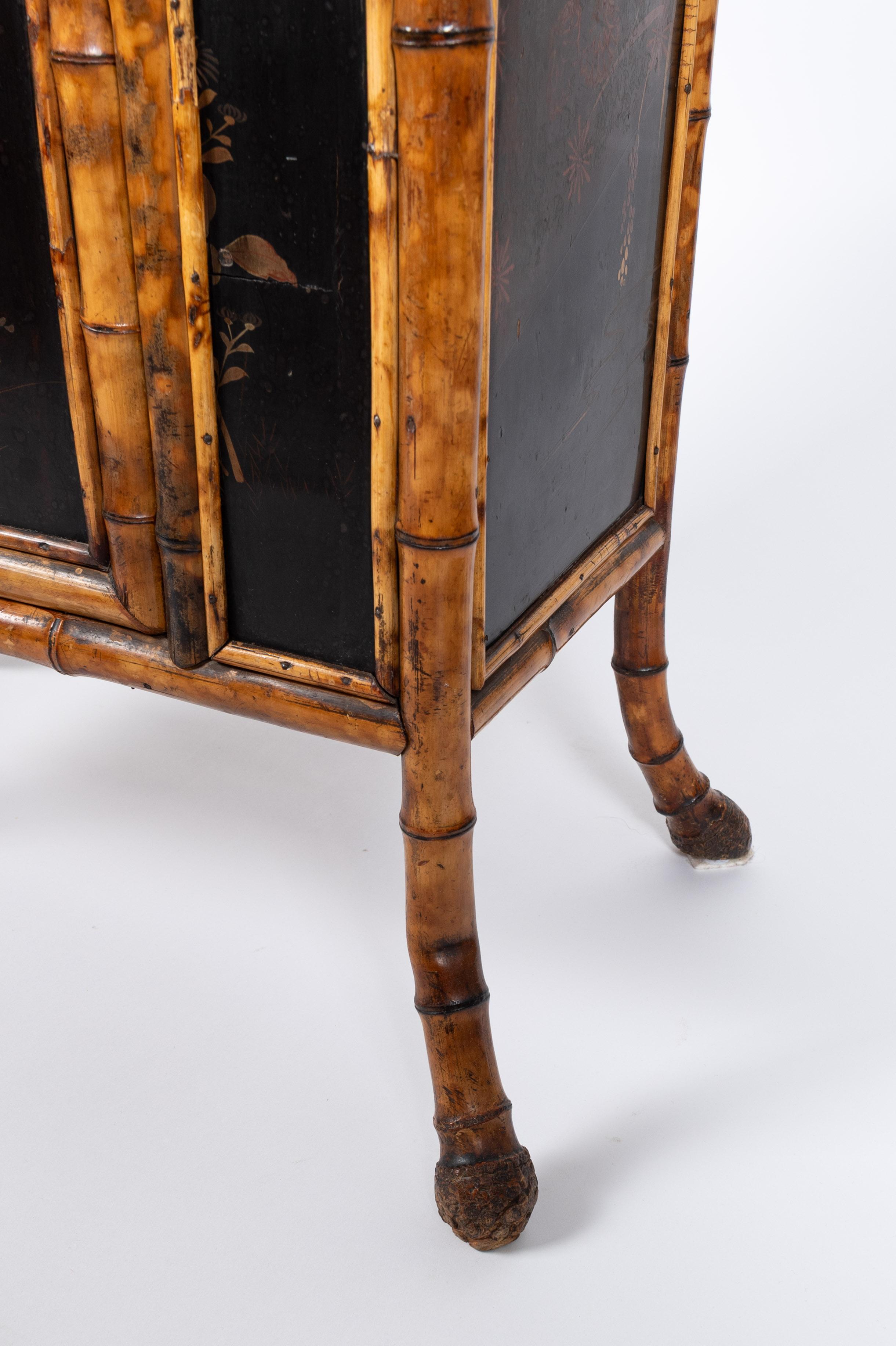 19th century Japanese gaming table with removable and foldable top For Sale 8
