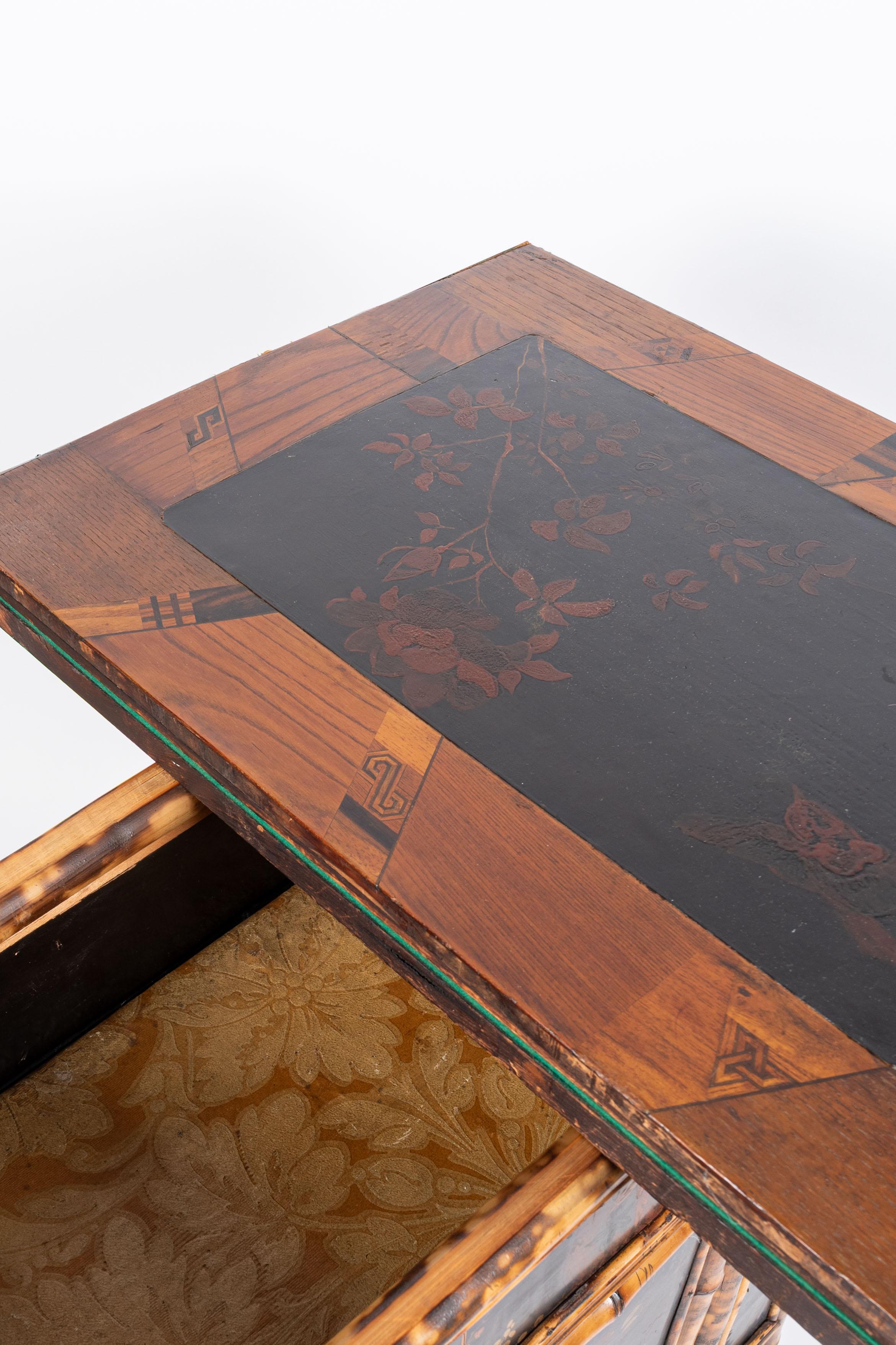 19th century Japanese gaming table with removable and foldable top For Sale 12