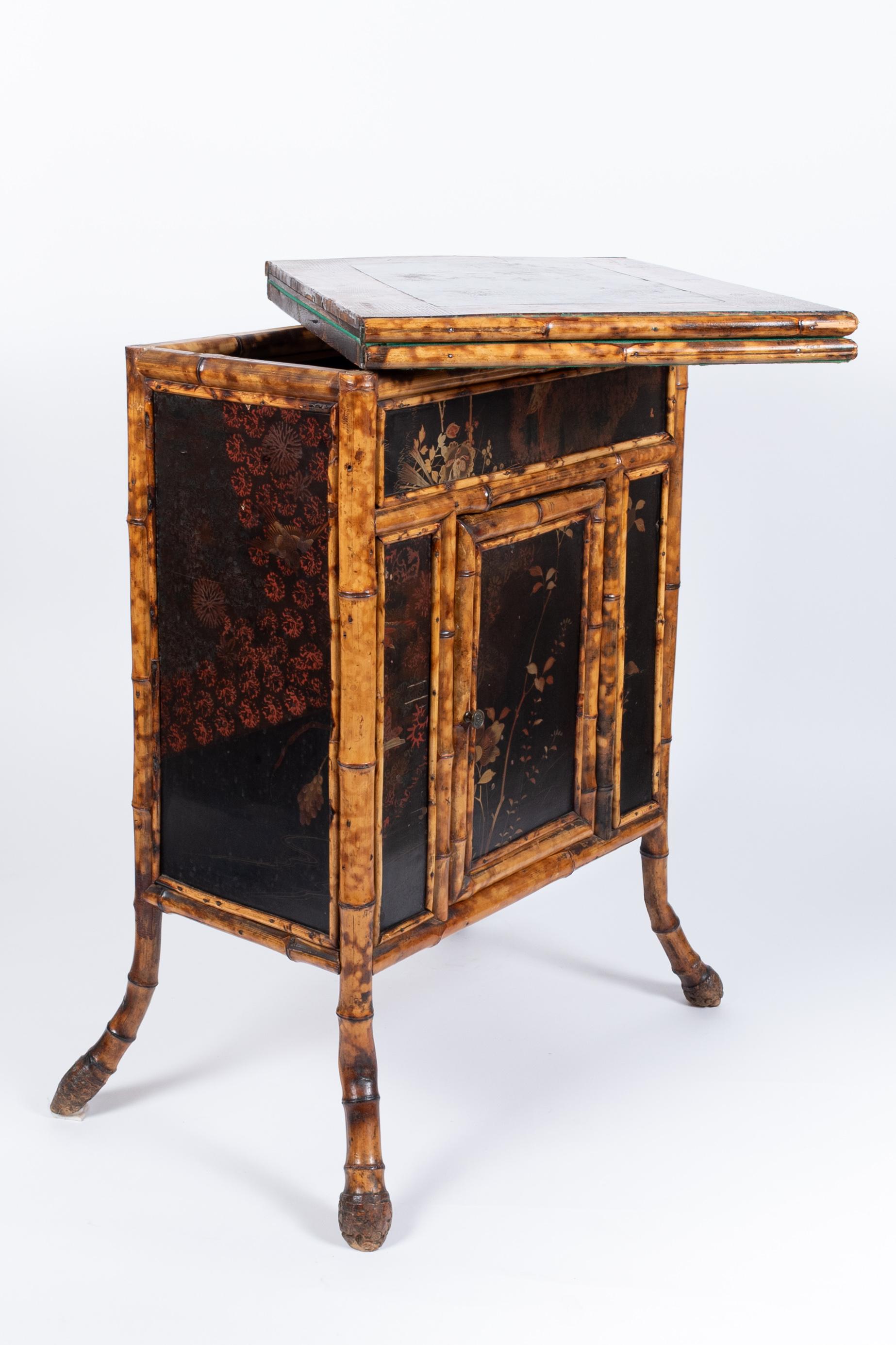 19th century Japanese gaming table with removable and foldable top For Sale 3