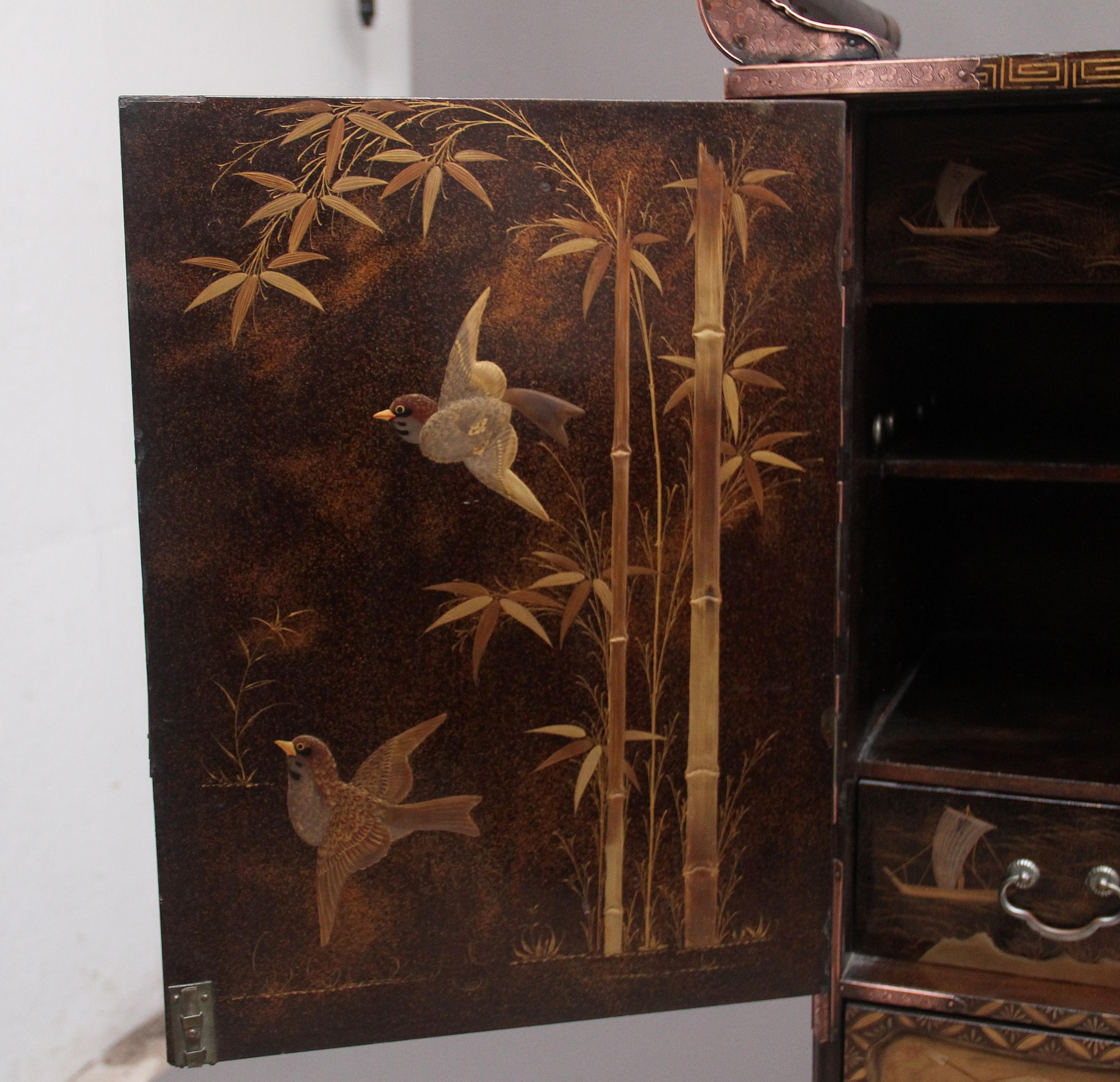 19th Century Japanese gilt lacquered cabinet For Sale 9