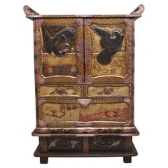 Armoire japonaise du 19e siècle, laquée et dorée