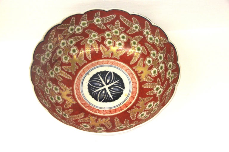 Hand-Painted 19th Century Japanese Imari Bowl For Sale
