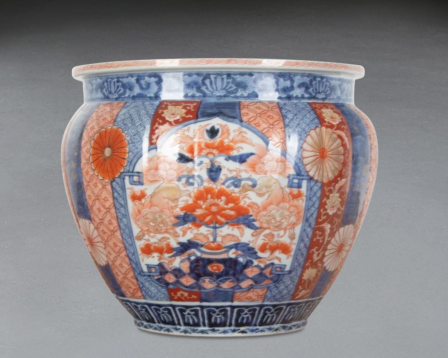 Meiji 19th Century Japanese Imari Bowl For Sale