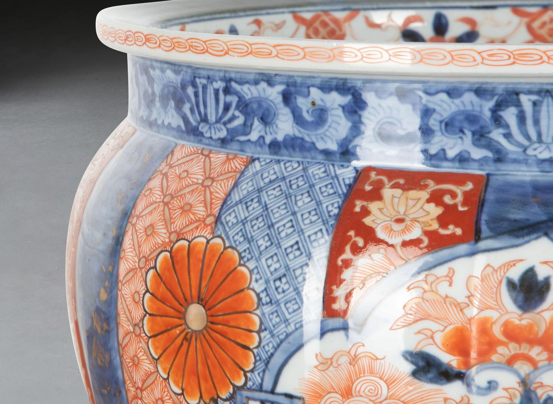 Porcelain 19th Century Japanese Imari Bowl For Sale
