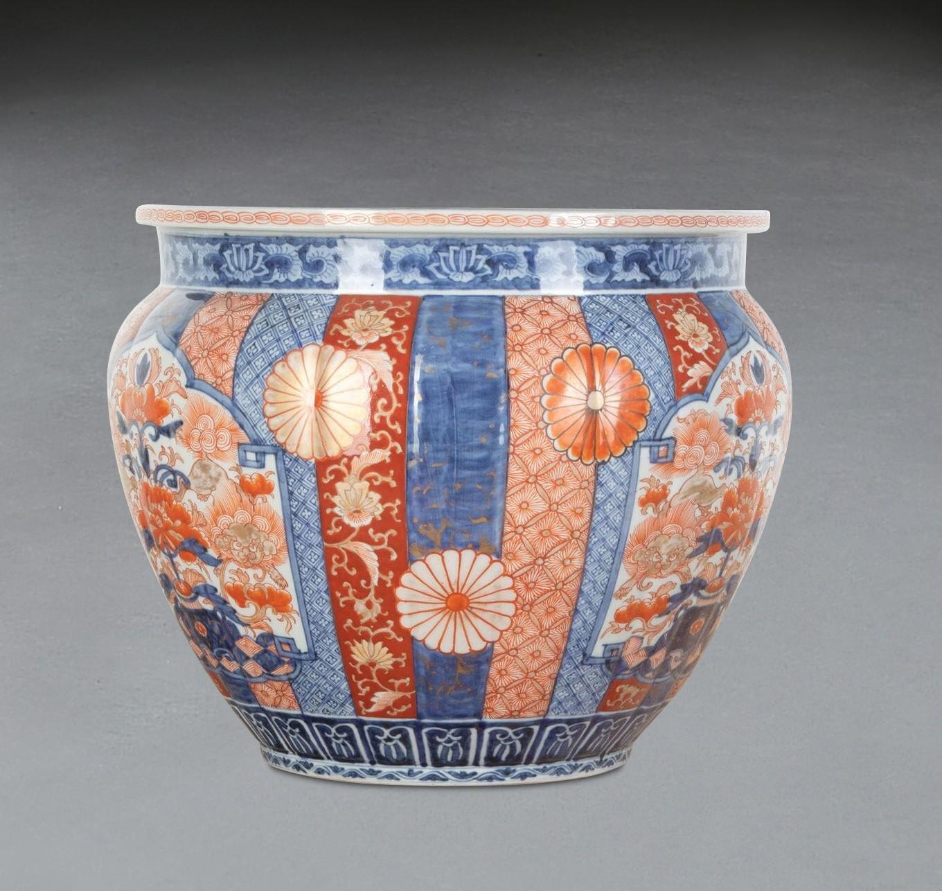 19th Century Japanese Imari Bowl For Sale 1