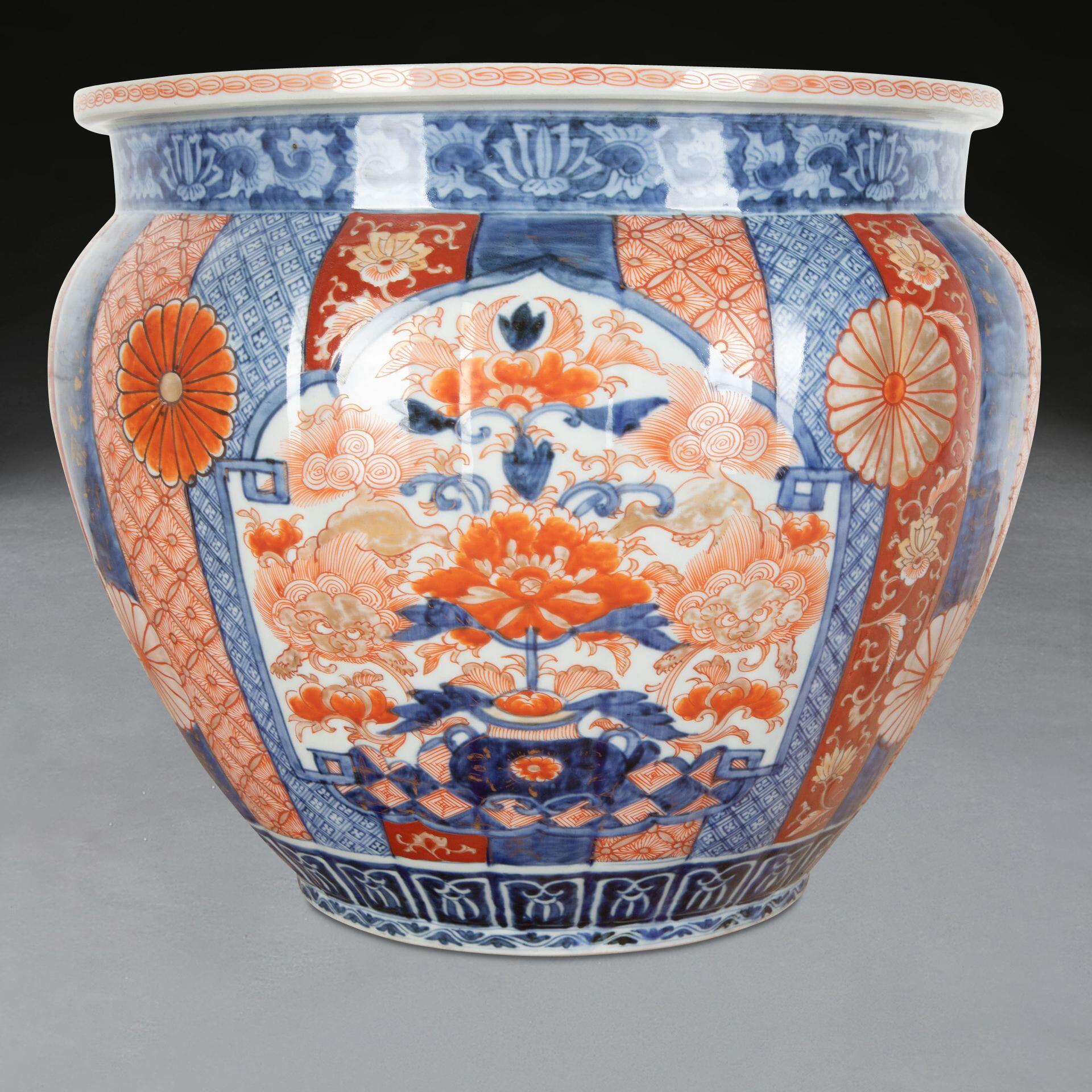 19th Century Japanese Imari Bowl For Sale 3