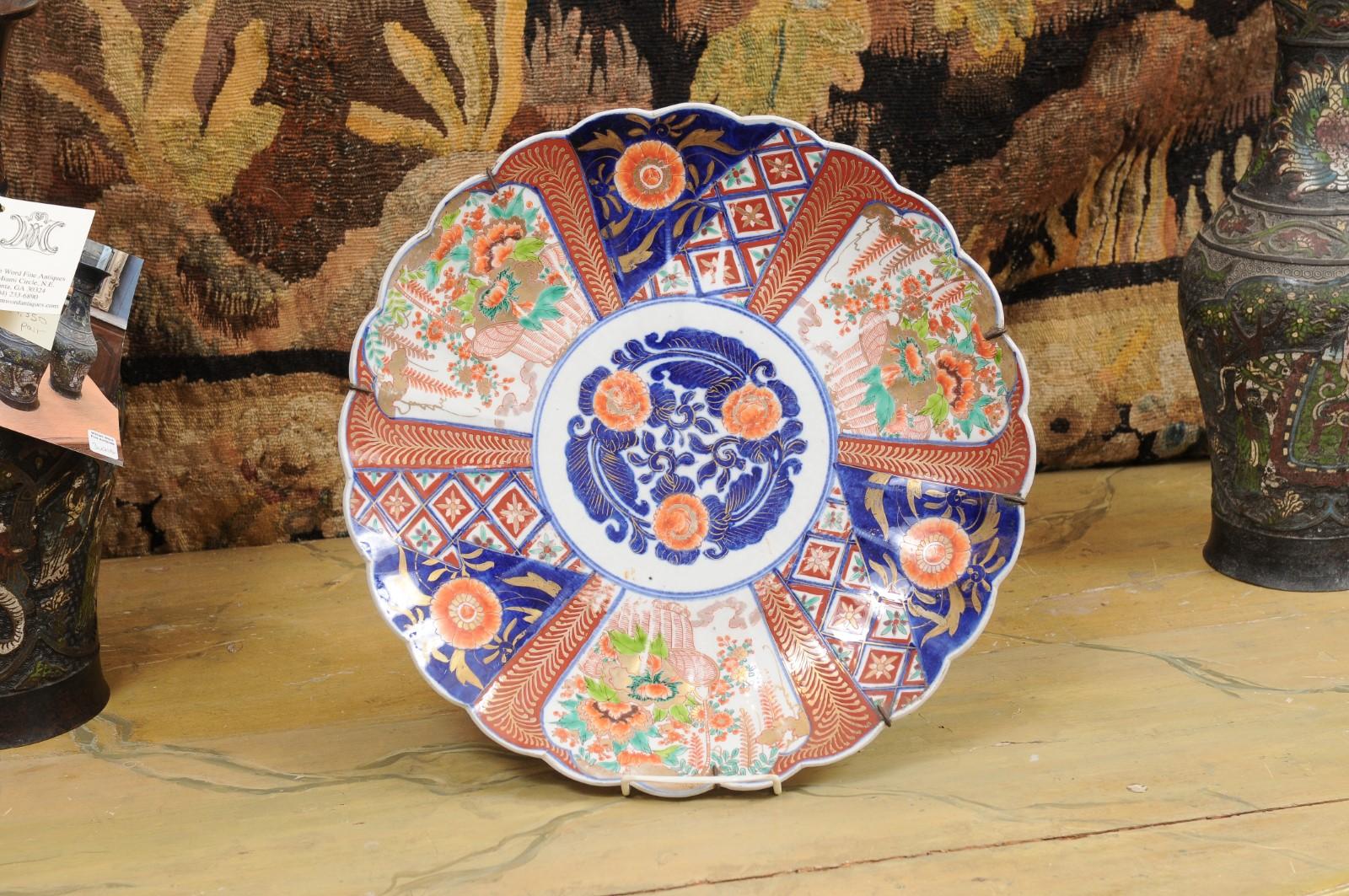  19th Century Japanese Imari Charger In Good Condition For Sale In Atlanta, GA