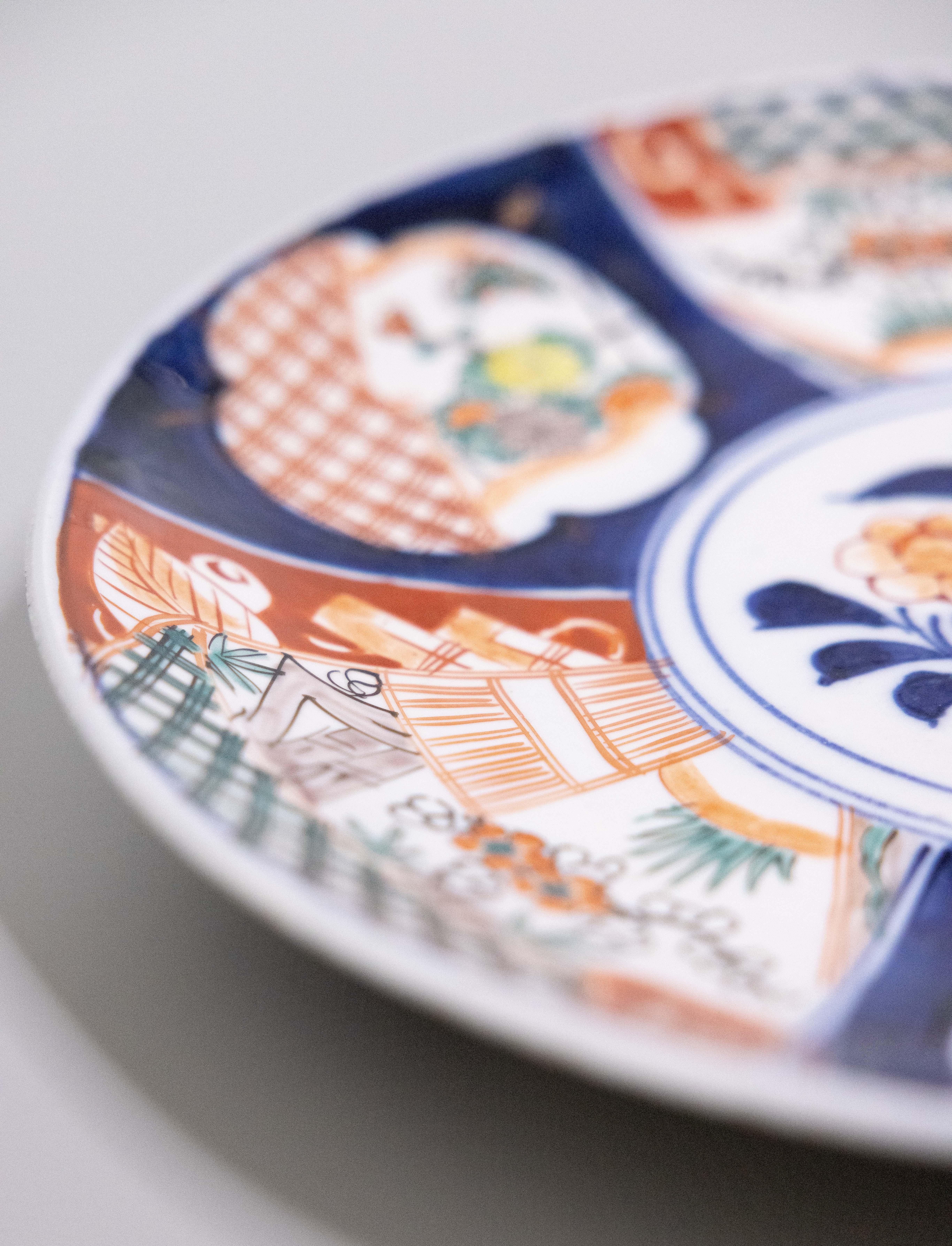 Hand-Painted 19th Century Japanese Imari Charger Plate For Sale