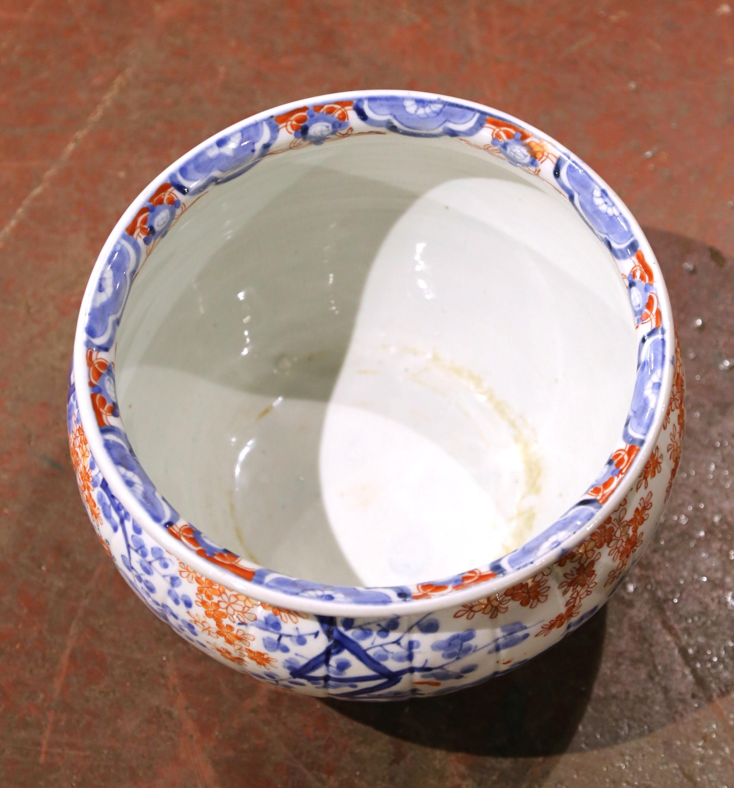 Japonais Jardinière en porcelaine Imari japonaise du 19e siècle avec décor floral en vente