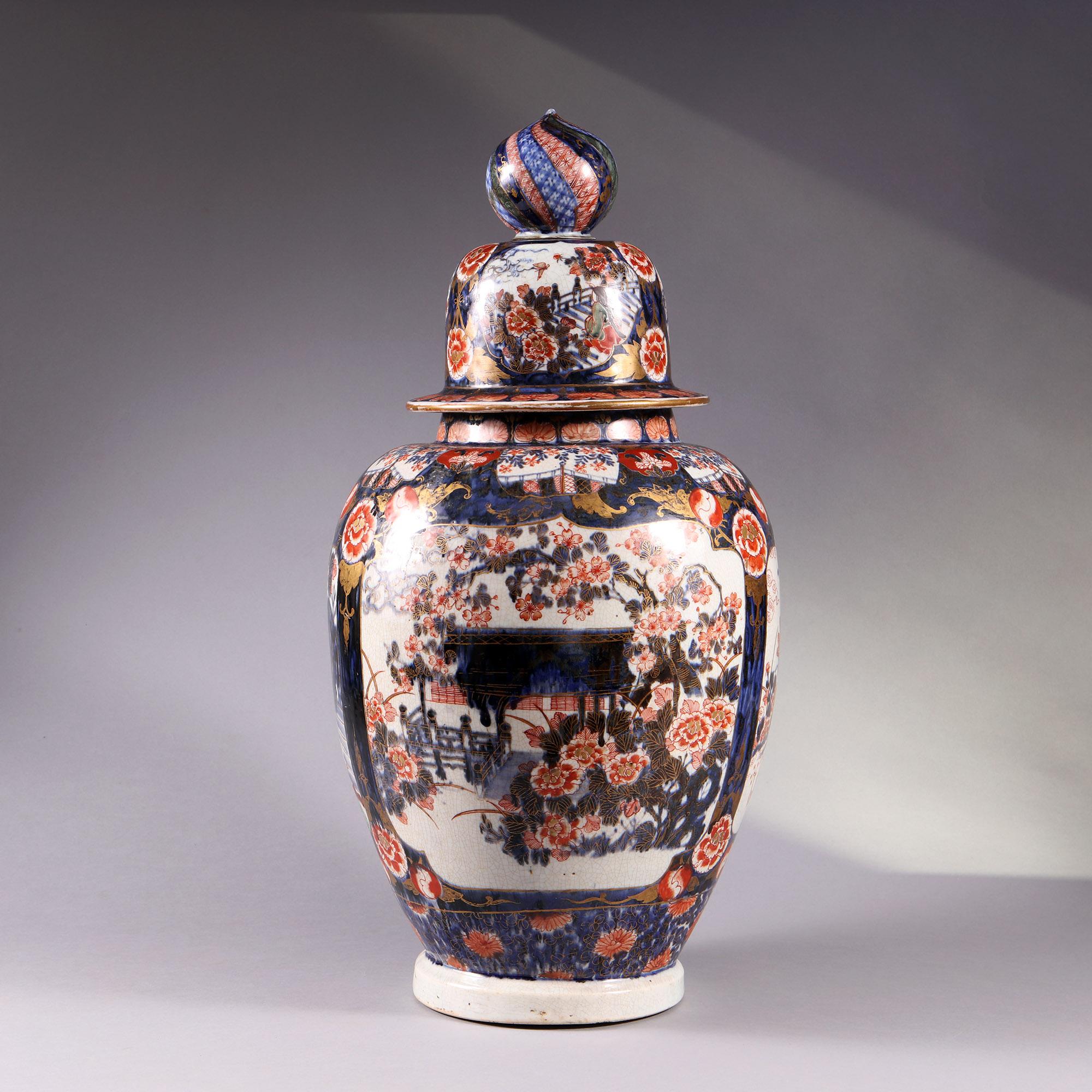 19th Century Japanese Imari Porcelain Vase and Cover  For Sale 4