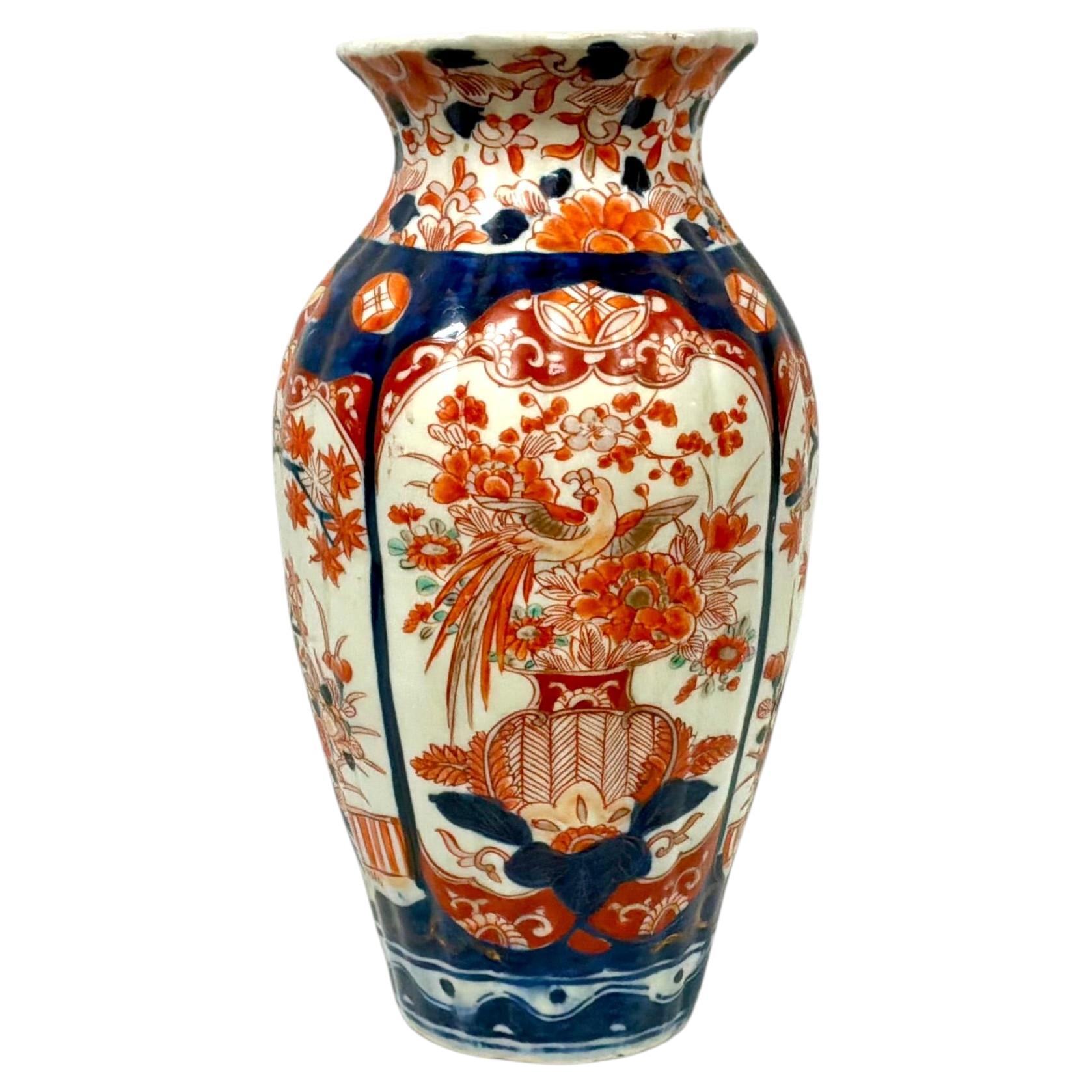 Vaso giapponese in porcellana Imari del XIX secolo, dipinto a mano