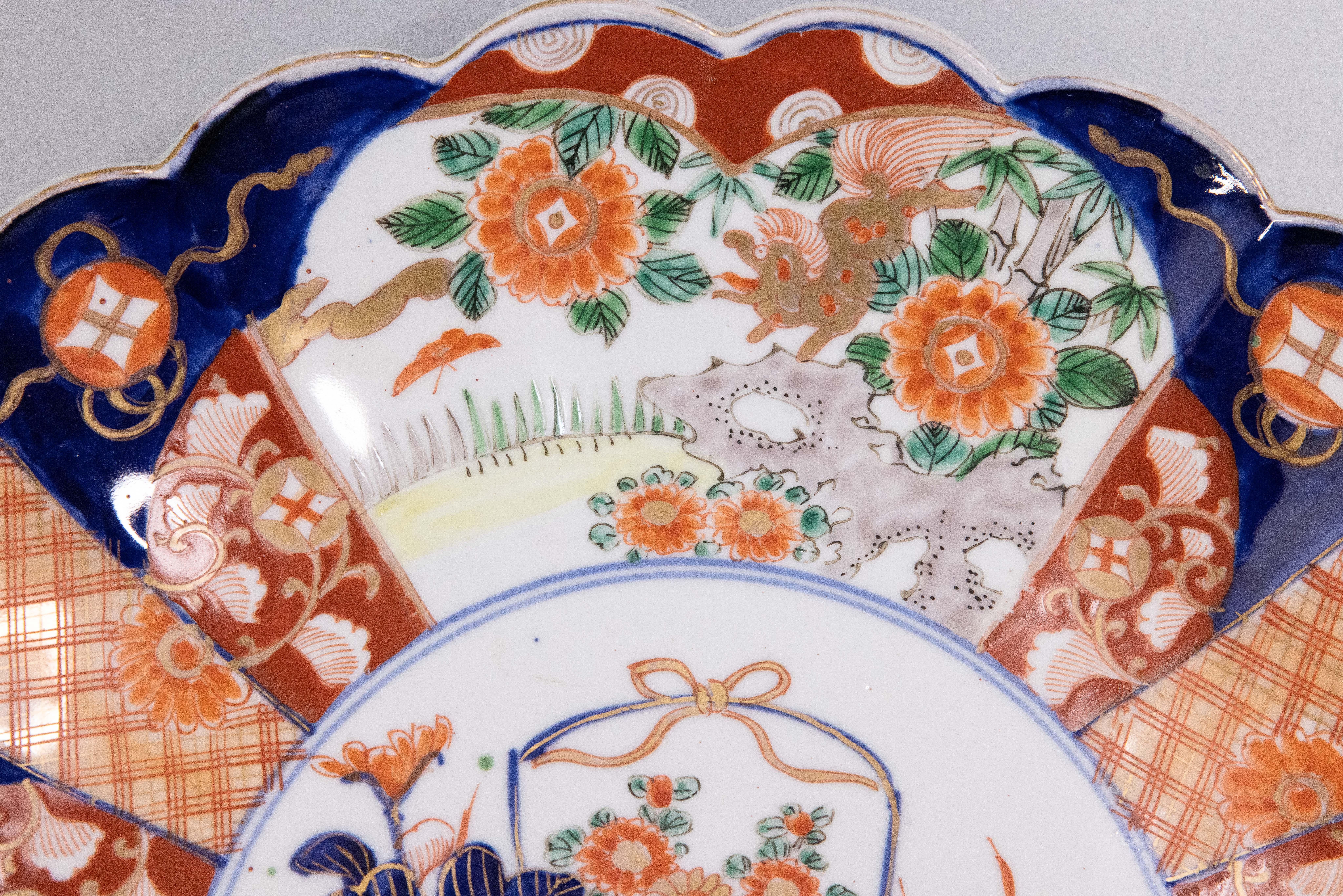 19th Century Japanese Imari Scalloped Charger Plate In Good Condition In Pearland, TX