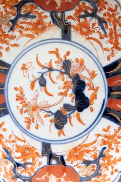 Plato festoneado Imari japonés del siglo XIX