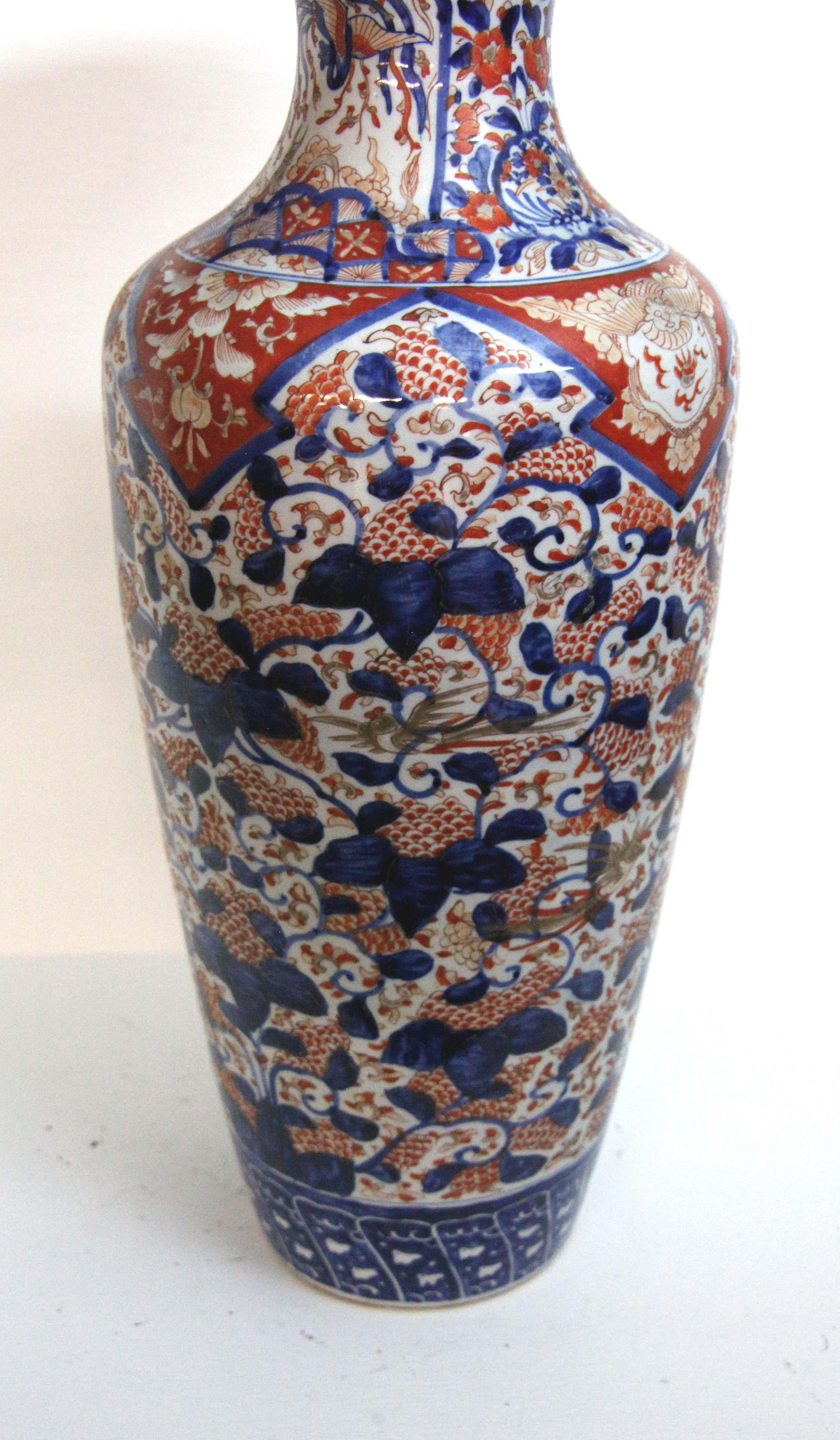 19th Century Japanese Imari Temple Vase In Good Condition In Wilson, NC
