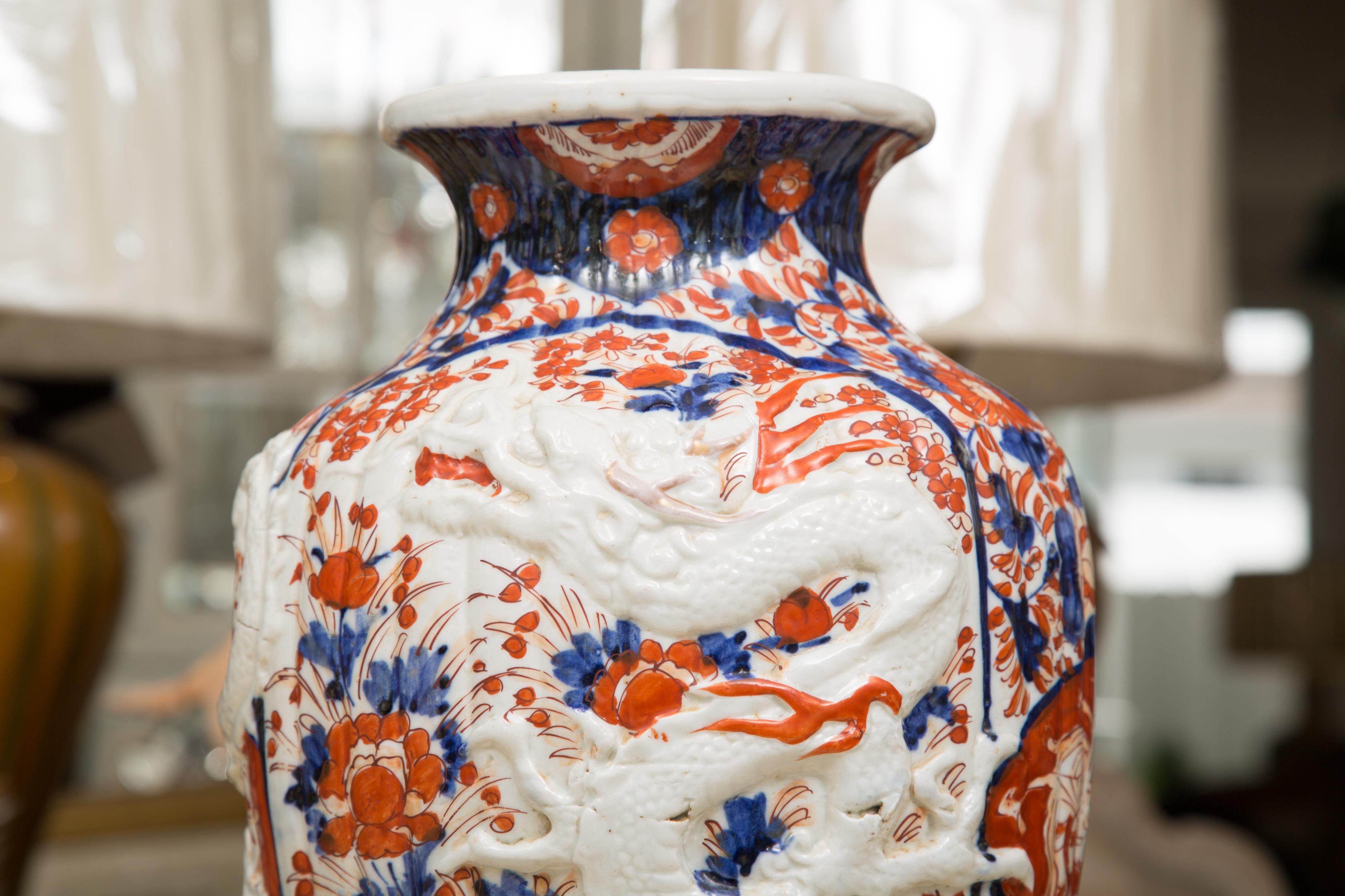 19th Century Japanese Imari Vases with Raised Dragon For Sale 3
