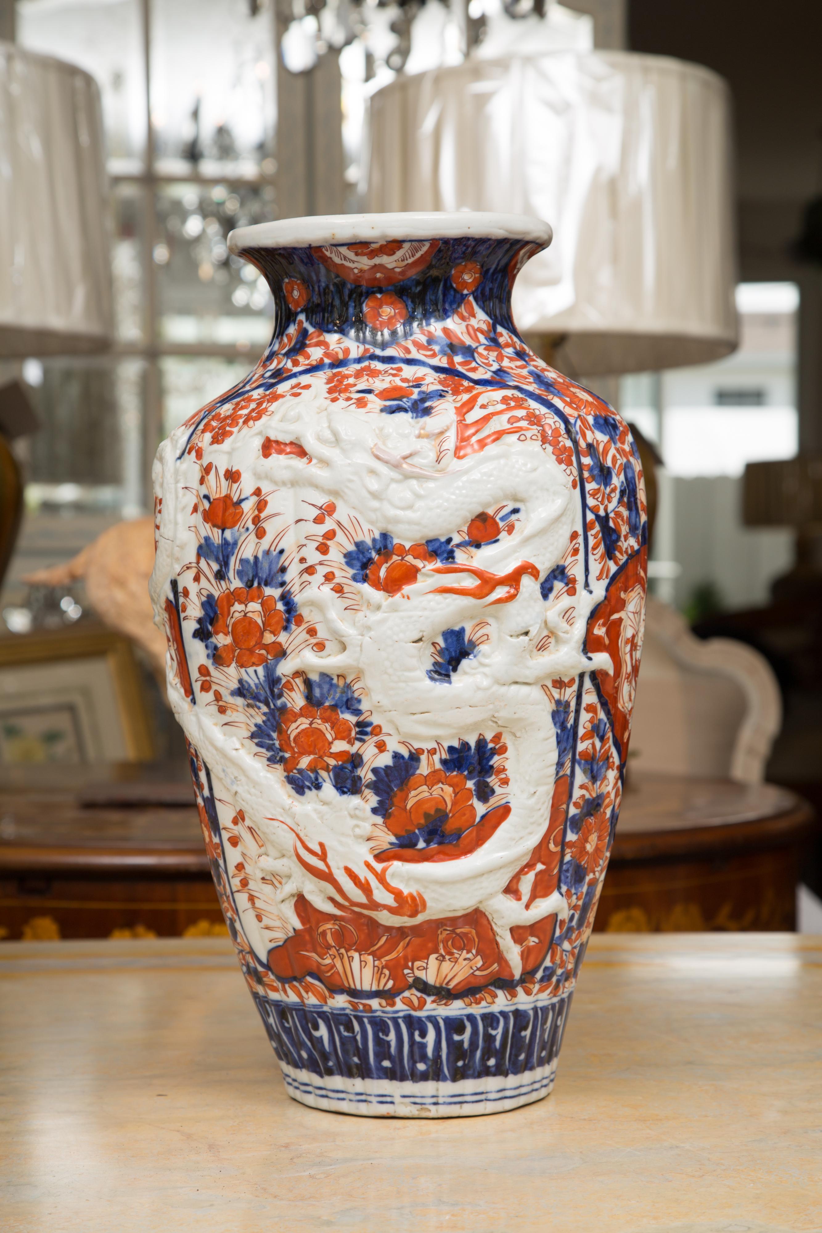 19th Century Japanese Imari Vases with Raised Dragon For Sale 4
