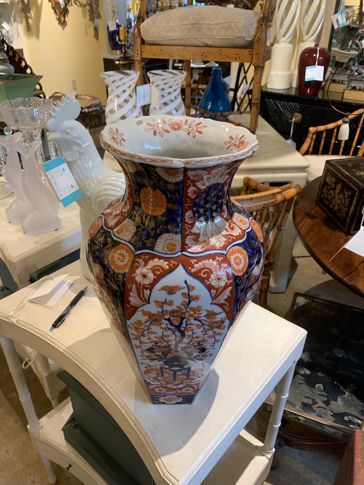 19th Century Japanese Imari Ware Porcelain Vase, Large Scale In Good Condition In Atlanta, GA