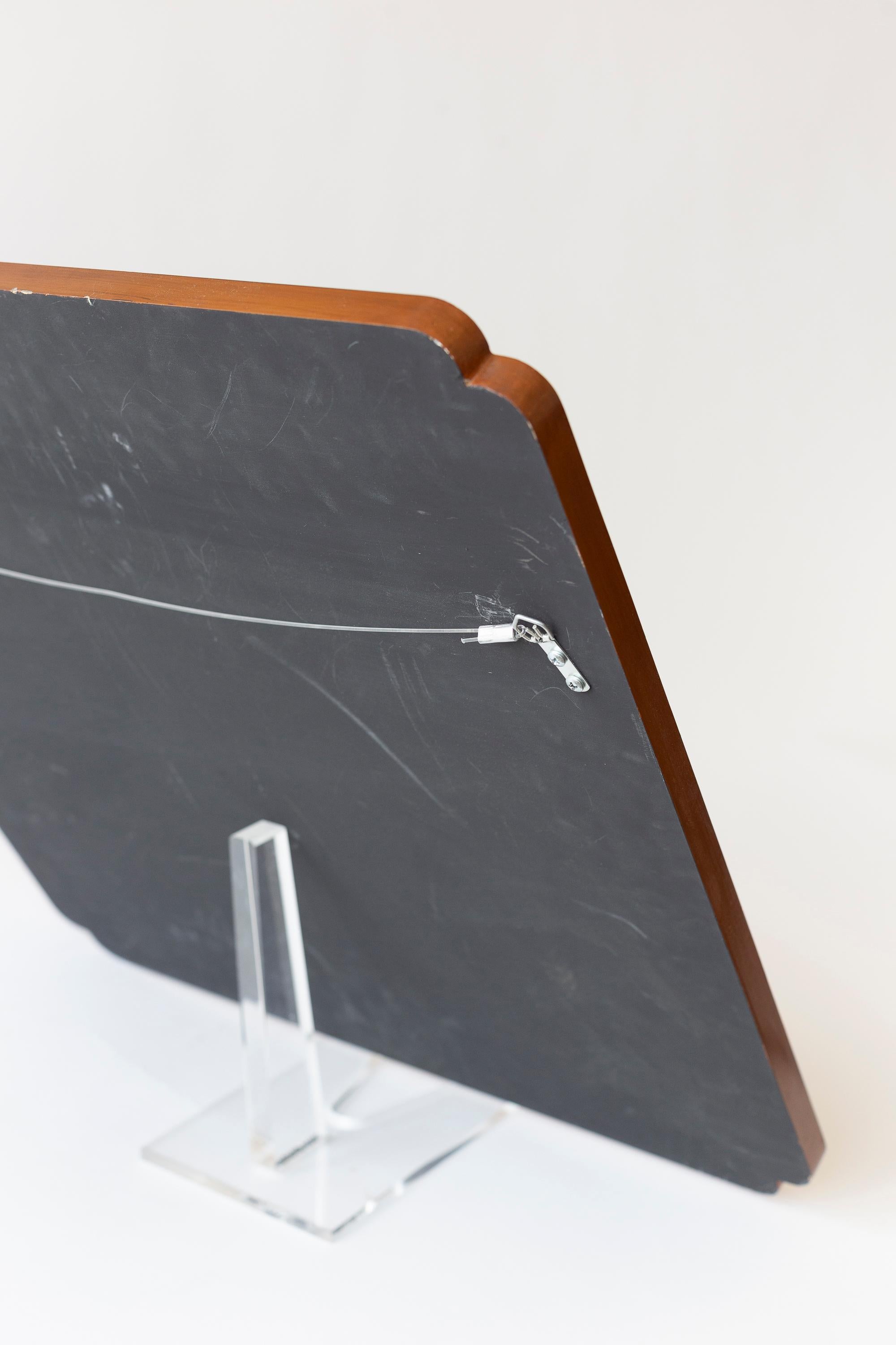 Japanischer Jingasa (Soldatenhut) des 19. Jahrhunderts auf einer Lacktafel im Angebot 2