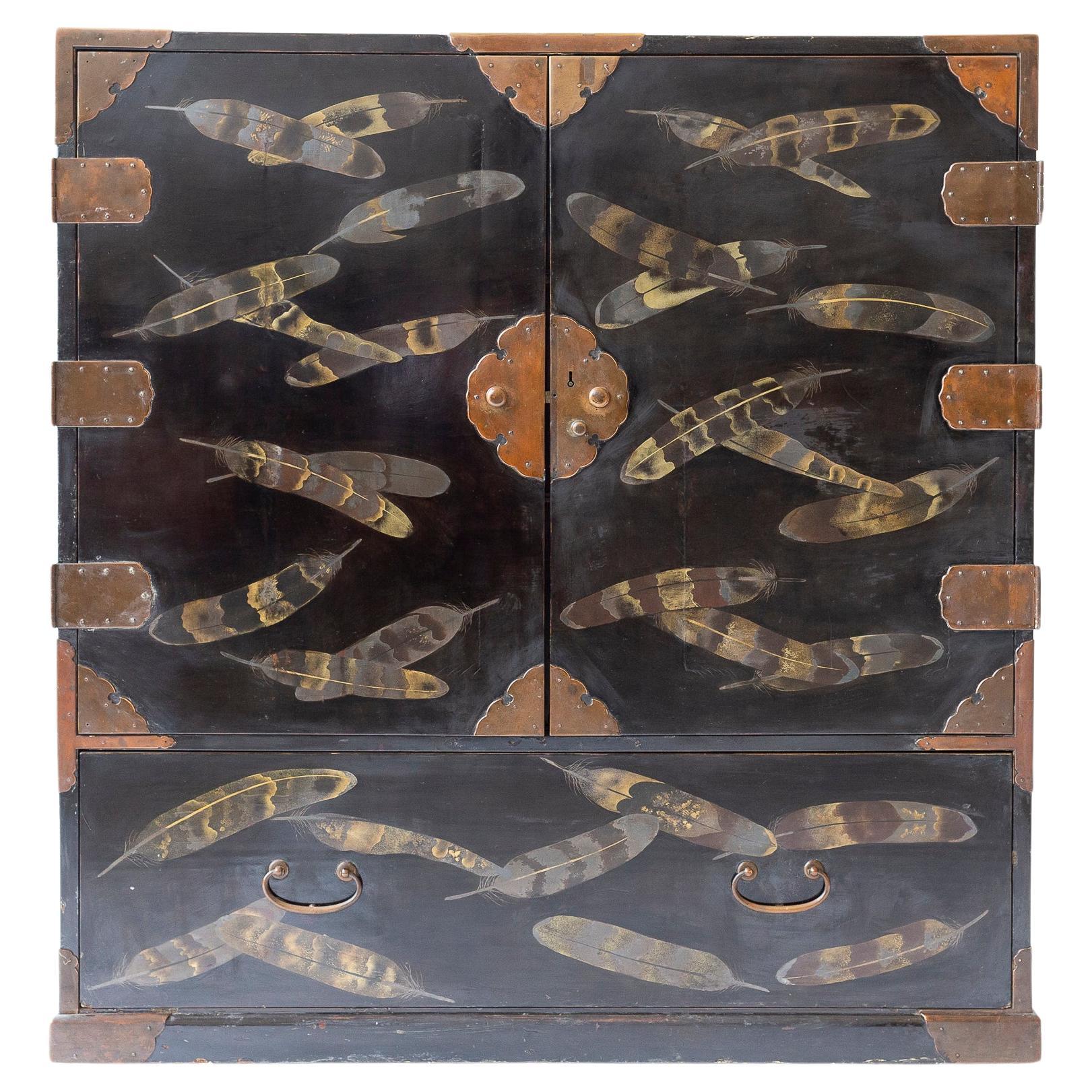 19th century Japanese Lacquer Tansu with Hawk Feather Design For Sale