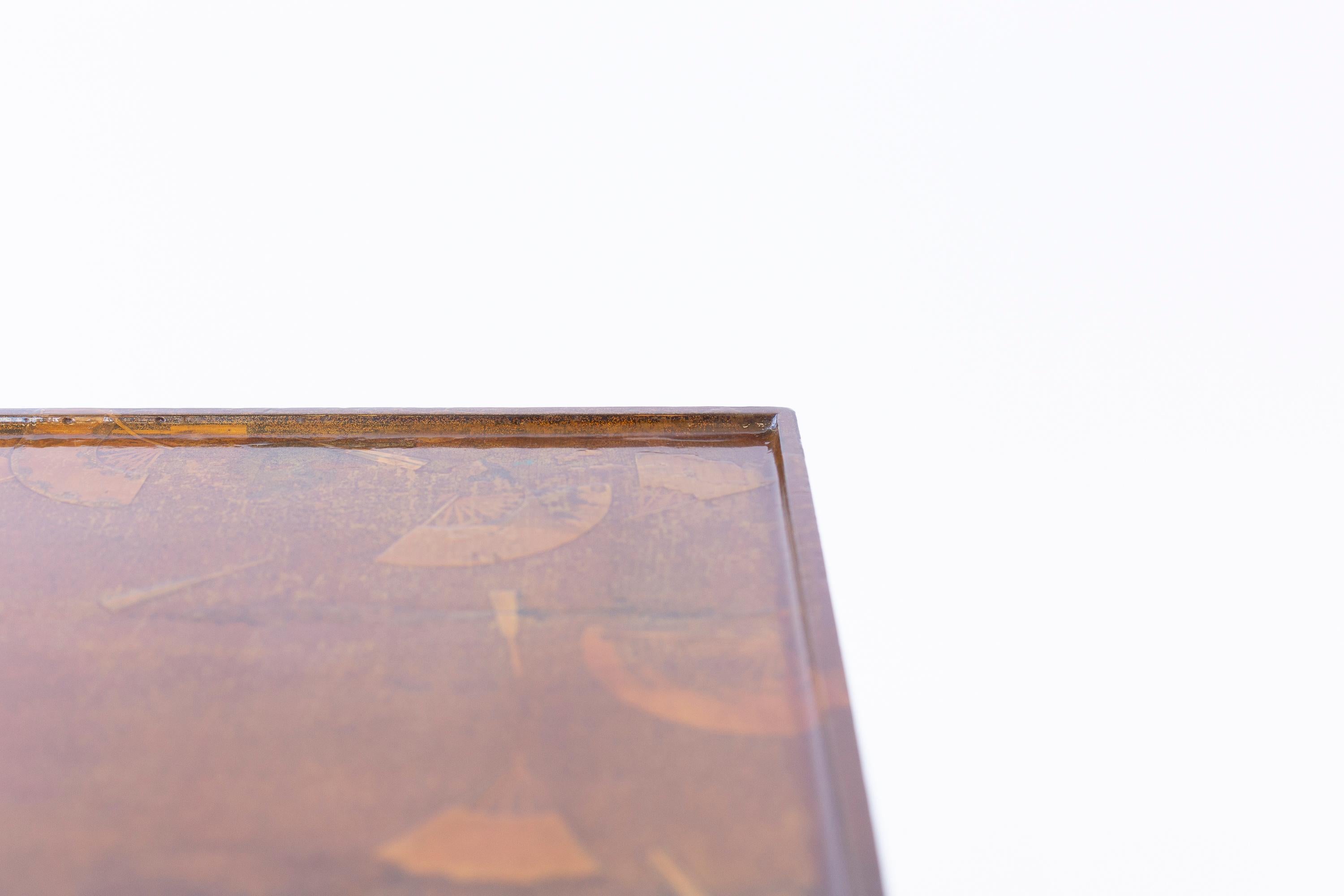 Feuille d'or Zataku (table basse) en laque japonaise du XIXe siècle avec motif d'éventail dispersé en vente