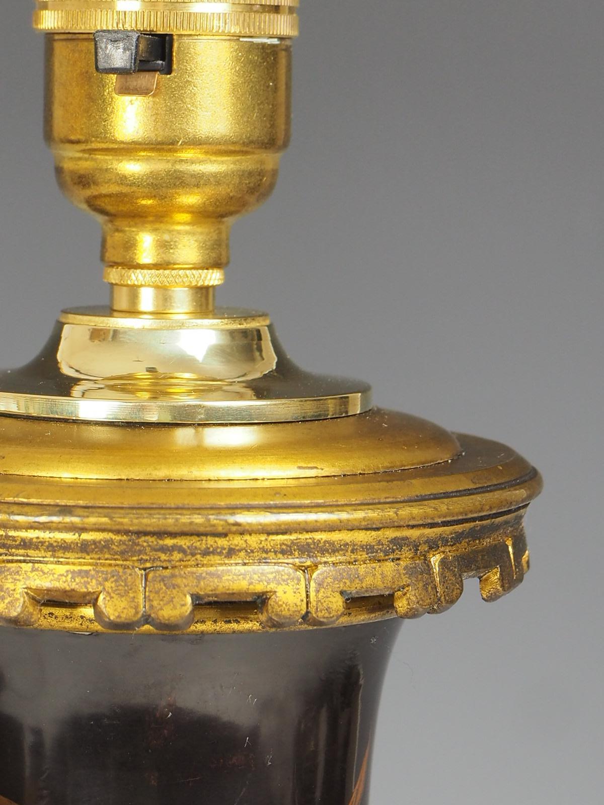 Lampe de table en porcelaine laquée japonaise du XIXe siècle en vente 9