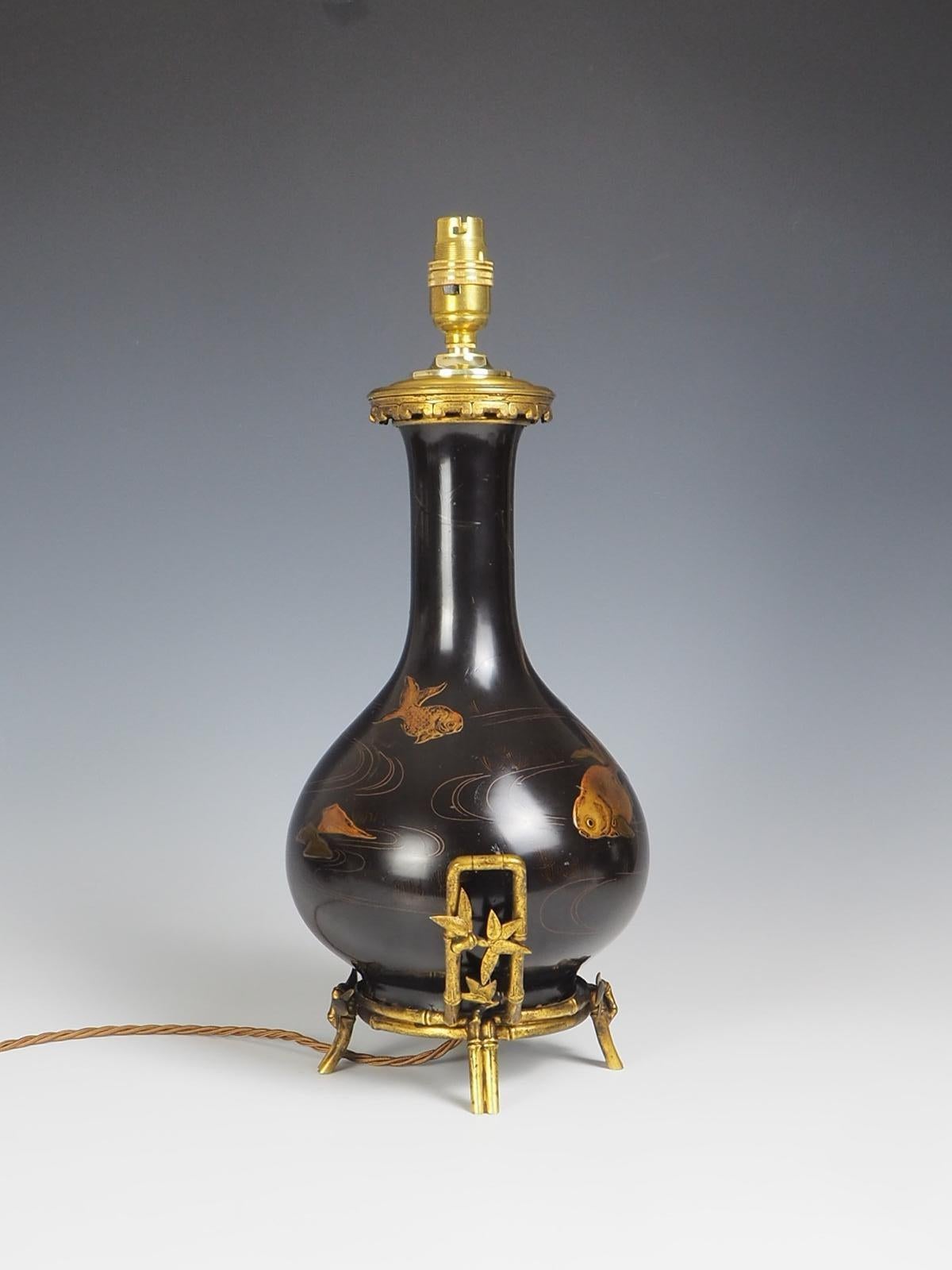 19th Century Japanese Laquered Porcelain Table Lamp For Sale 15