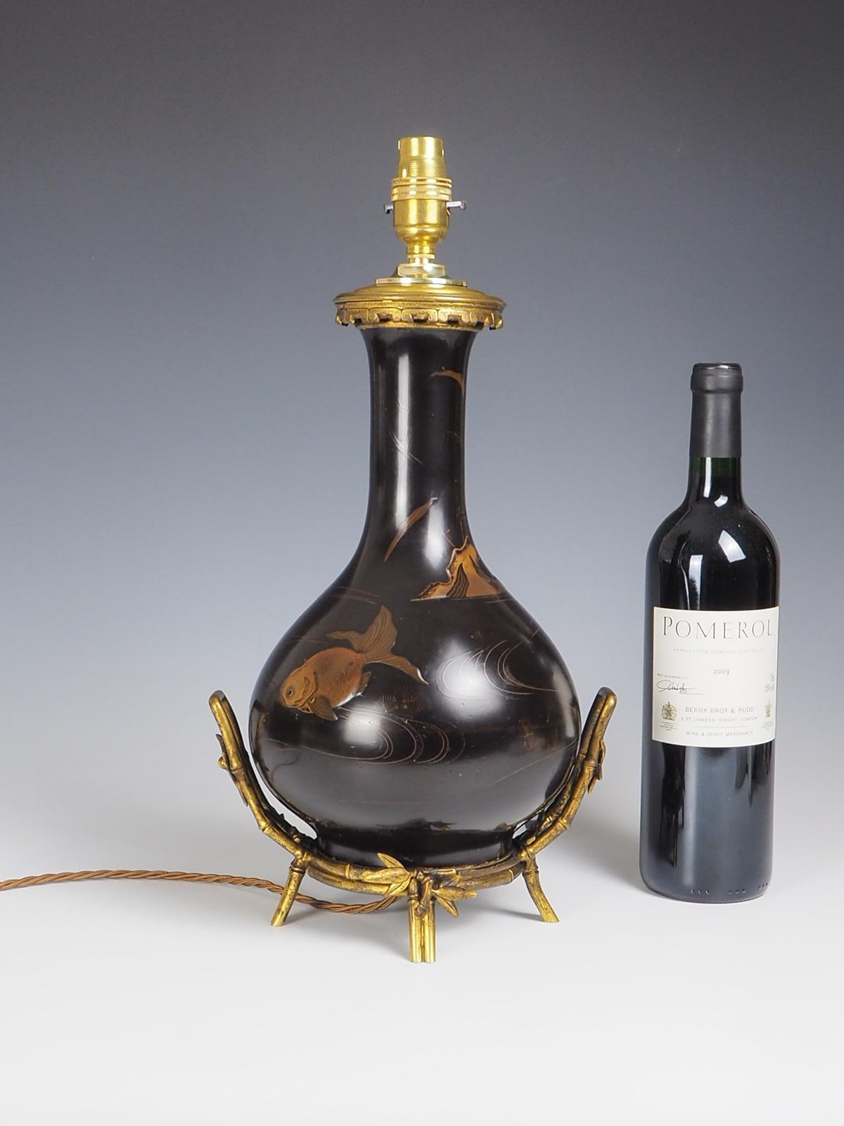 Lampe de table en porcelaine laquée japonaise du XIXe siècle en vente 14