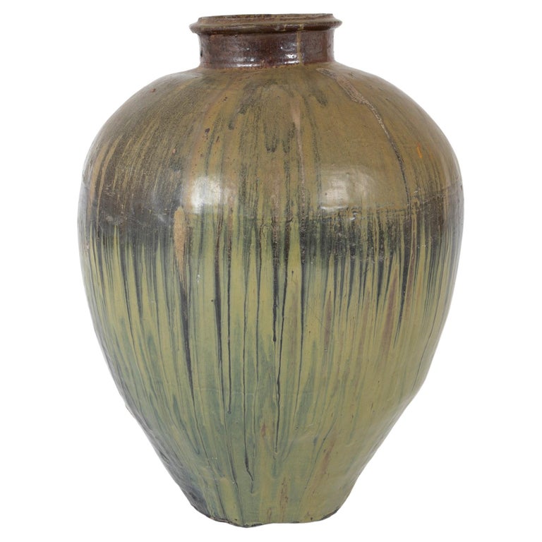 19th Century Japanese Large Scale Green Glazed Ceramic Storage Jar For Sale