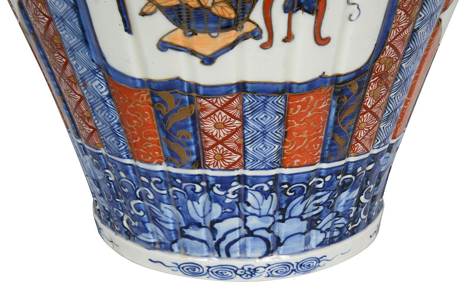 19th Century Japanese lidded Imari vase. For Sale 2