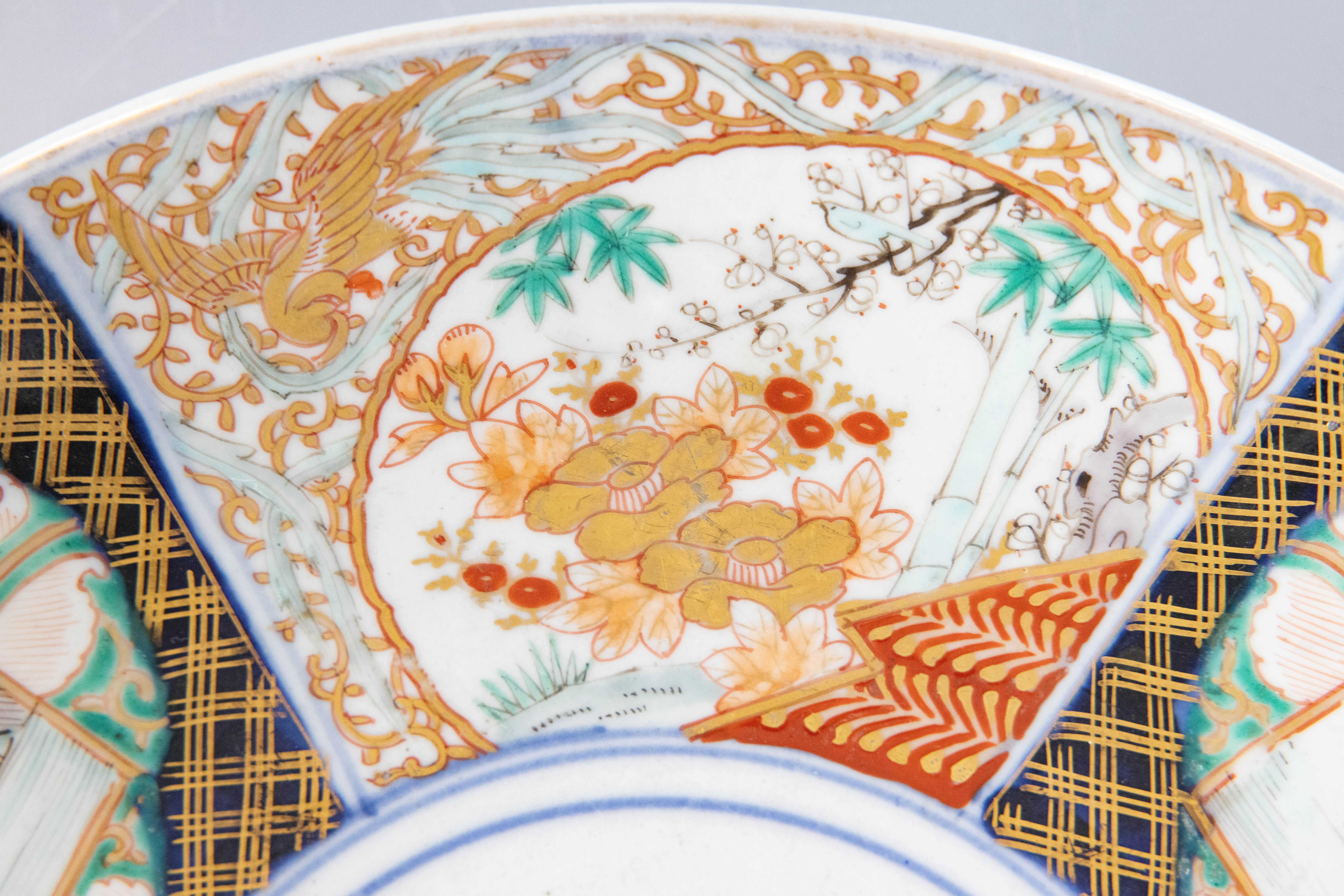 Hand-Painted 19th Century Japanese Meiji Period Imari Charger Plate For Sale