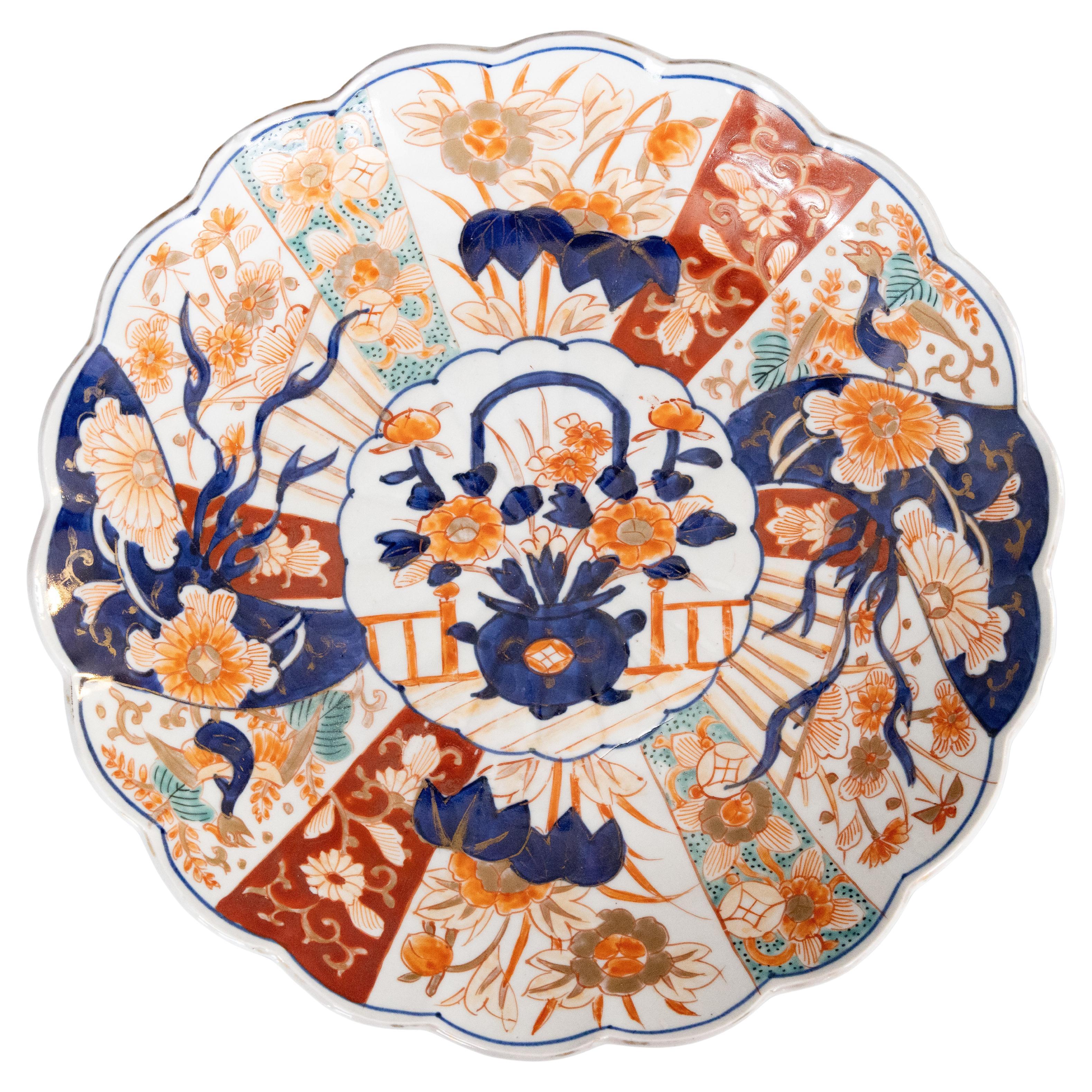 19th Century Japanese Meiji Period Imari Scalloped Charger Plate For Sale