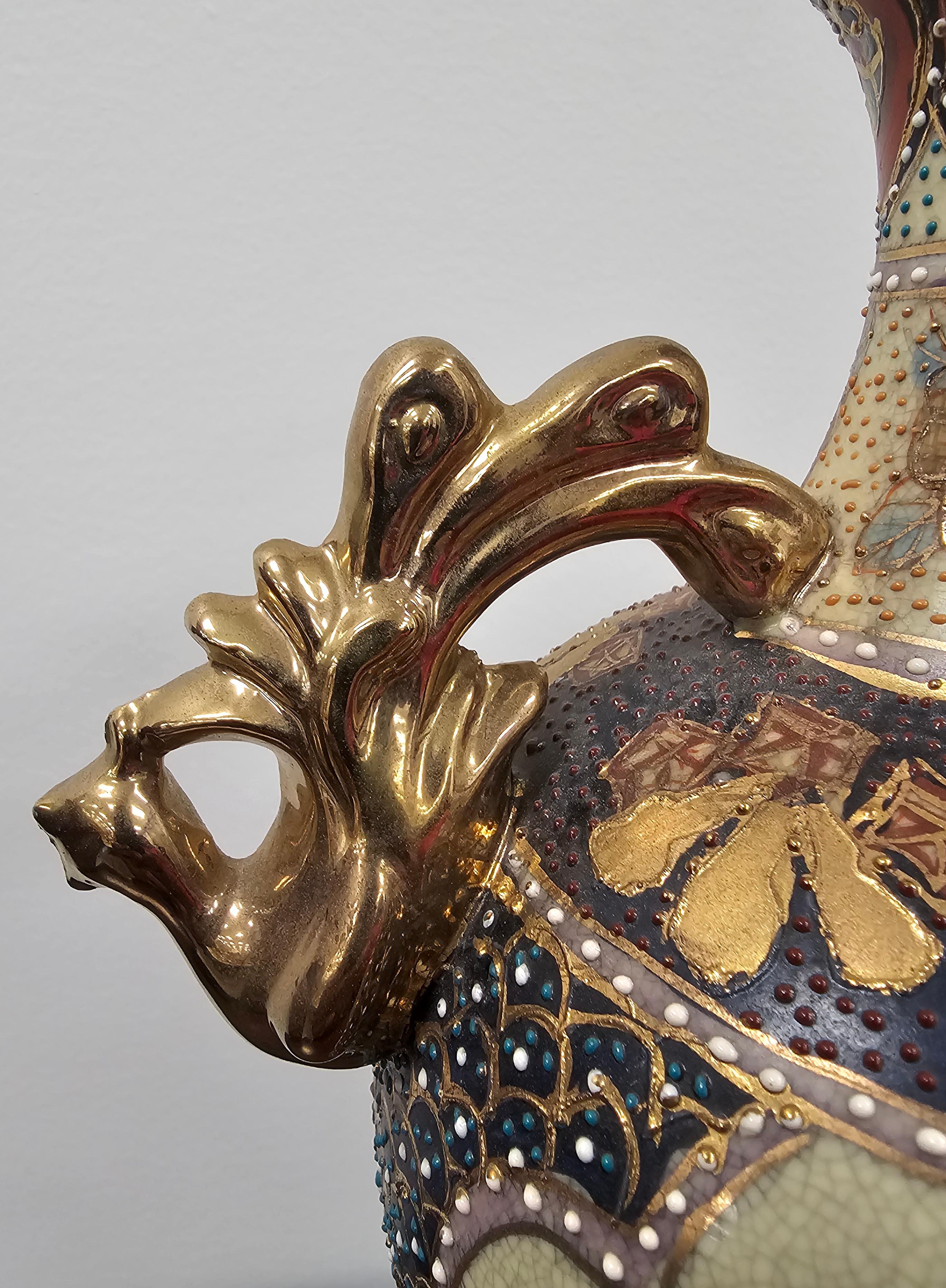 Vase en porcelaine émaillée Meiji Satsuna du XIXe siècle Bon état - En vente à Germantown, MD