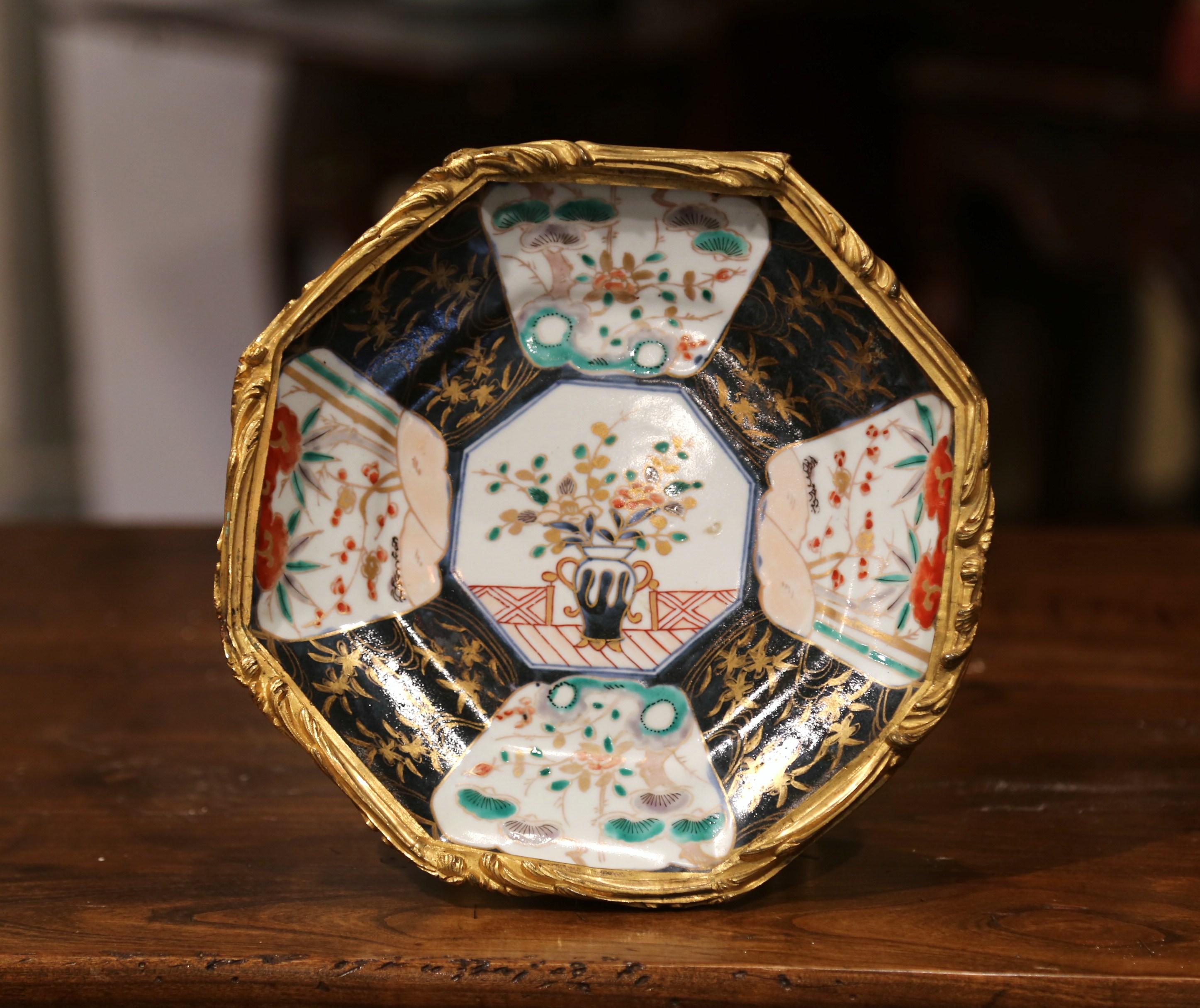 Louis XV 19th Century Japanese Painted Imari Shall Bowl with Mounts on Bronze Dore Stand For Sale