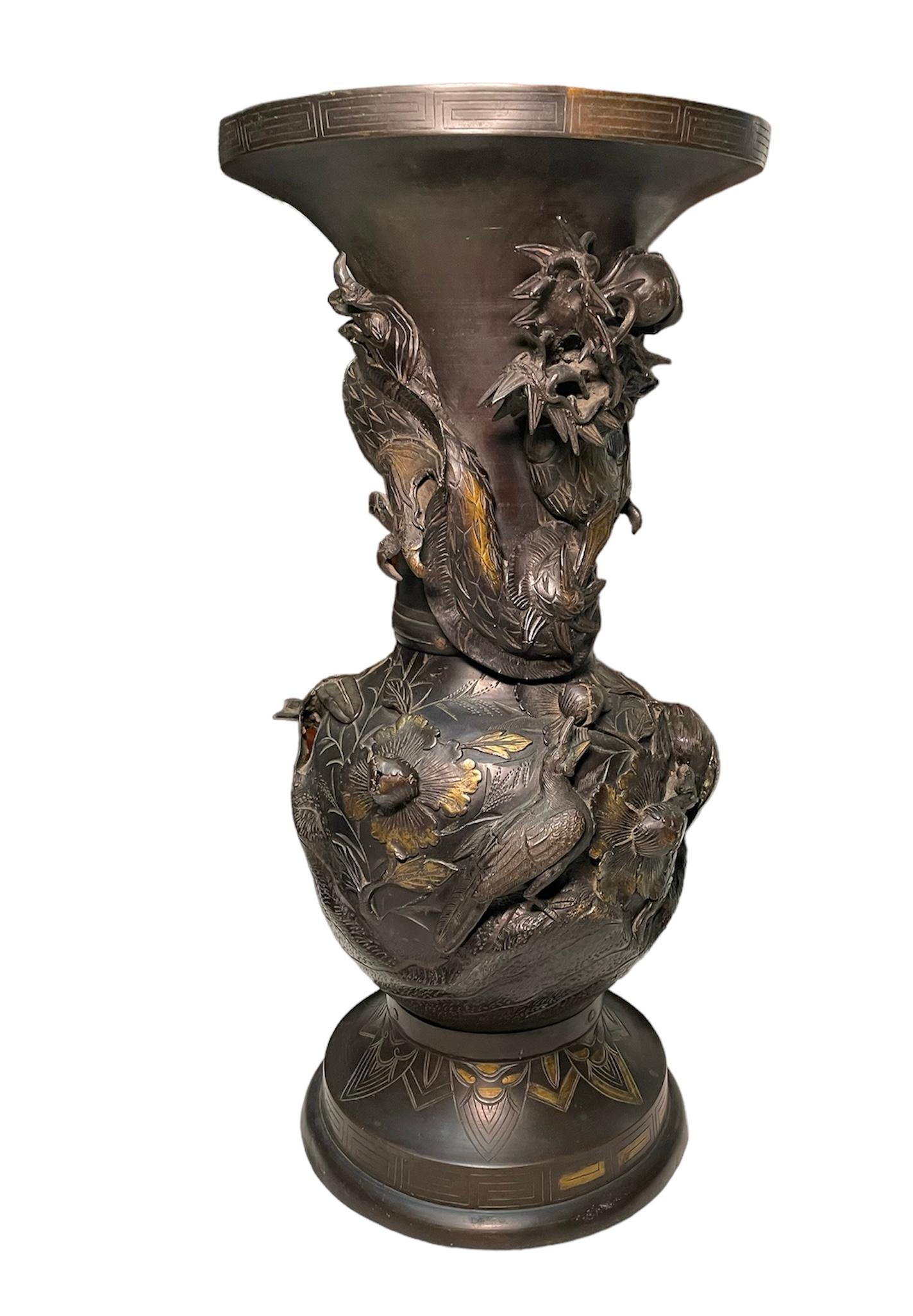 19th Century Japanese Pair of Bronze Urn Vases For Sale 8