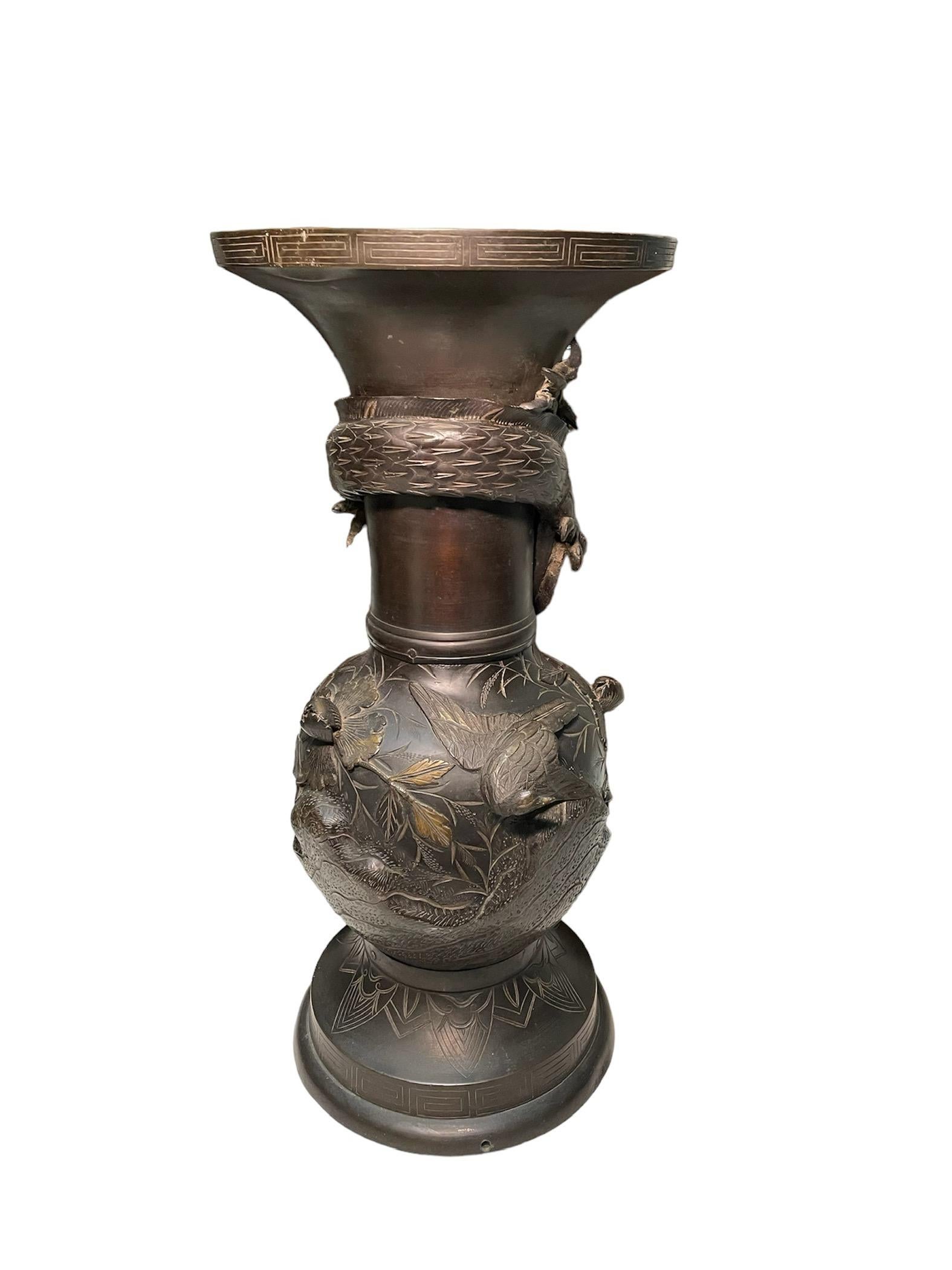 19th Century Japanese Pair of Bronze Urn Vases For Sale 9
